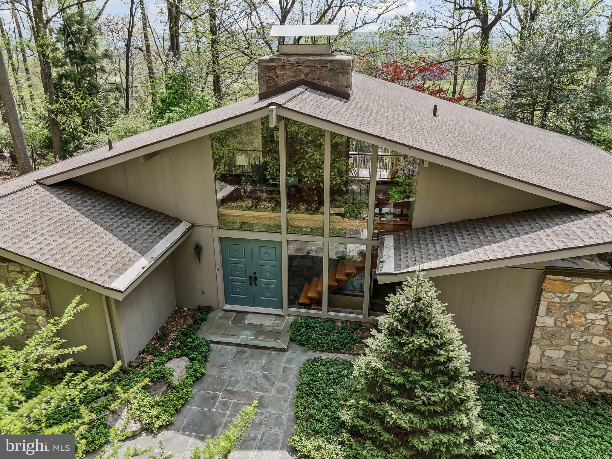 327 OLD KINGS HIGHWAY