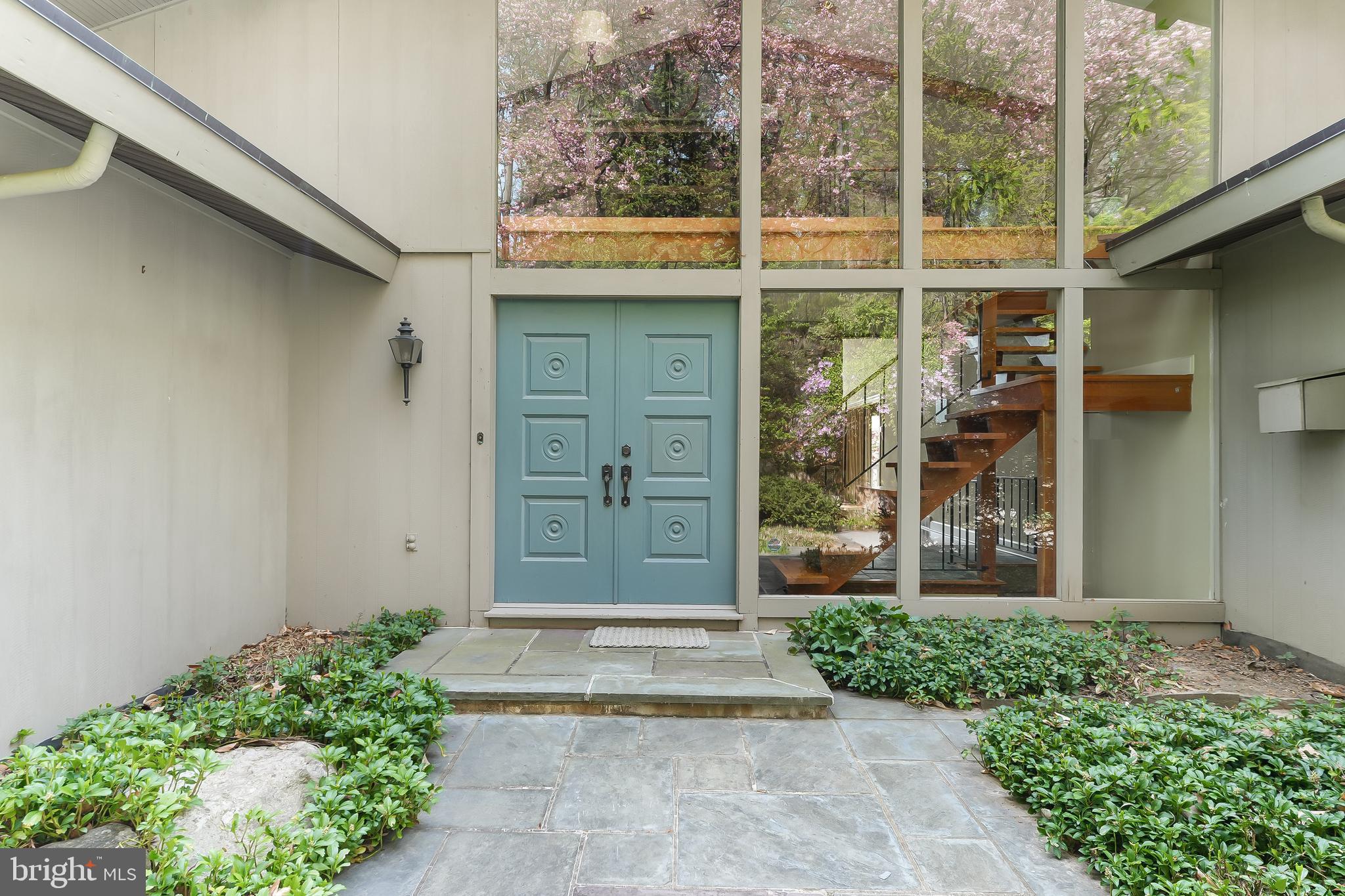 327 OLD KINGS HIGHWAY