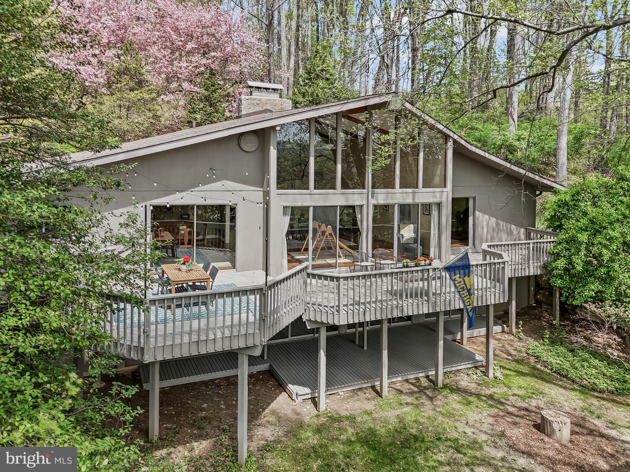 327 OLD KINGS HIGHWAY