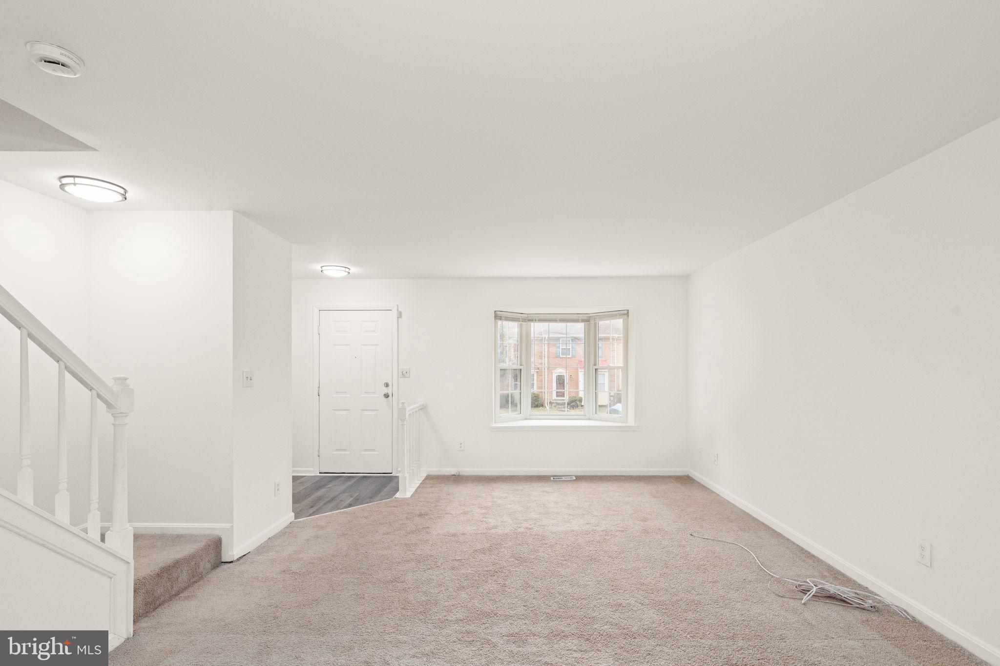 STONELEIGH SQUARE - Residential