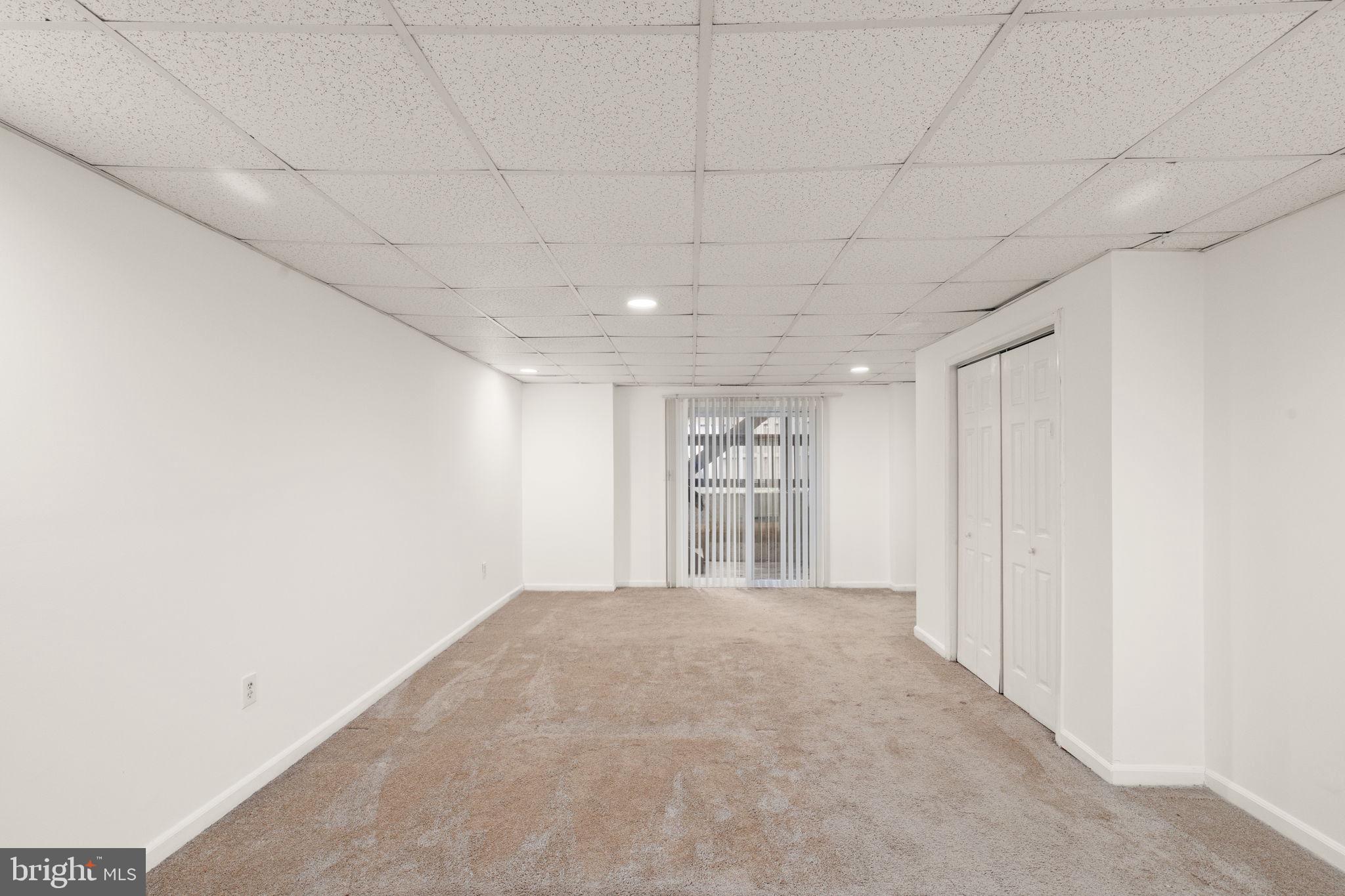 STONELEIGH SQUARE - Residential