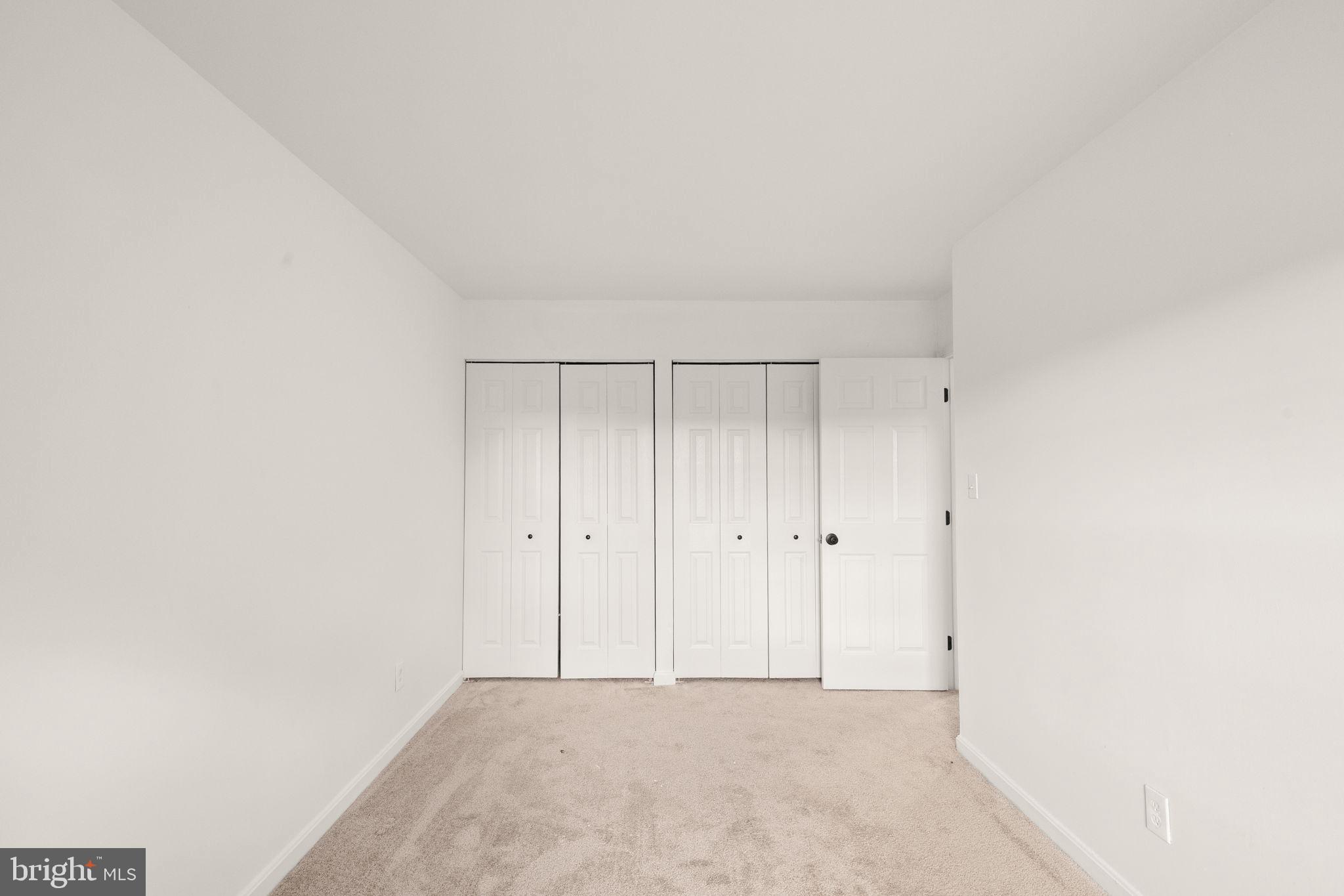 STONELEIGH SQUARE - Residential