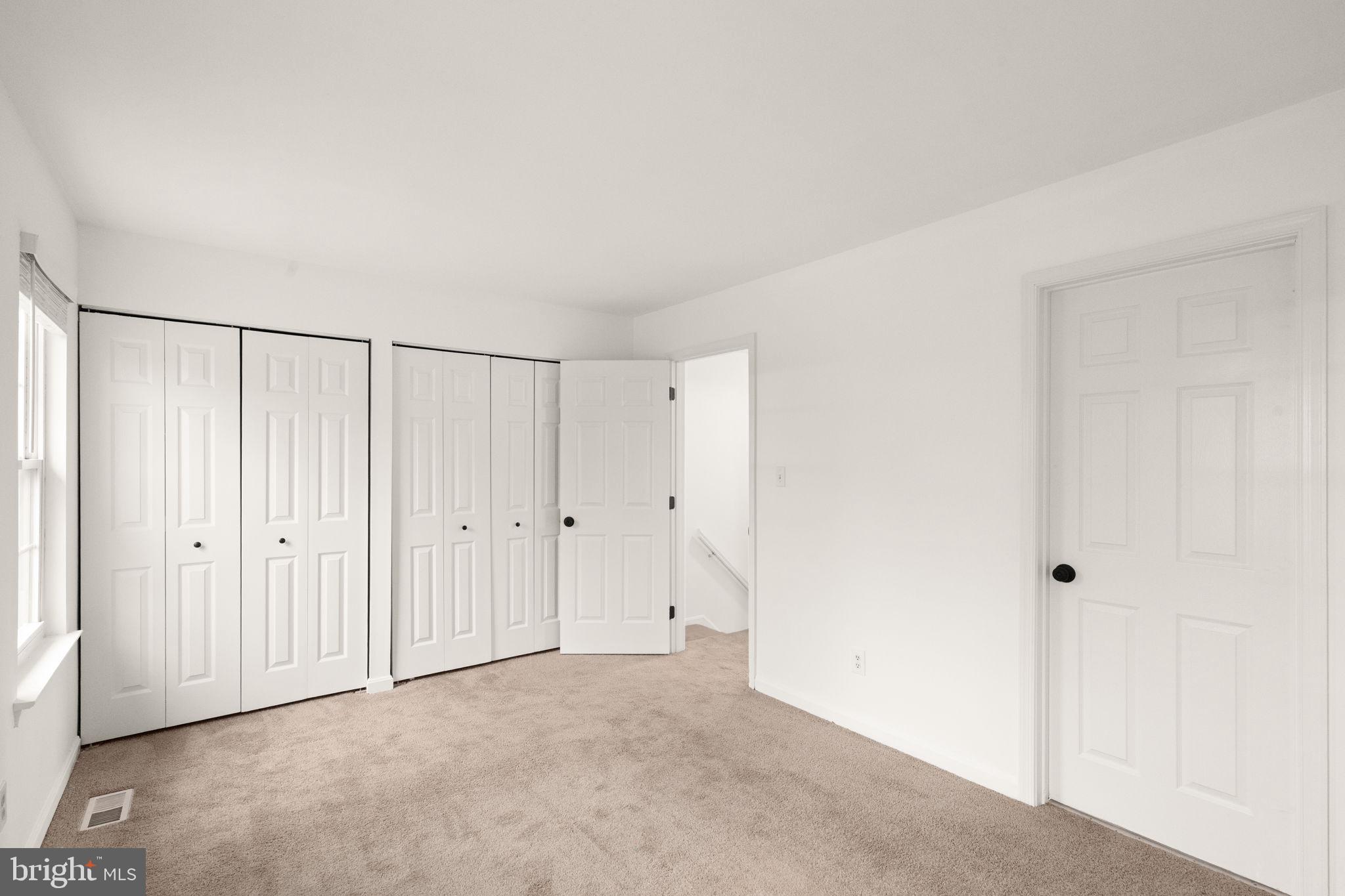 STONELEIGH SQUARE - Residential