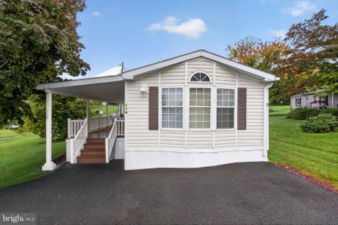 Mobile Home For Sale - 114 Lisa Circle<br/> York County, New York, PA 17406