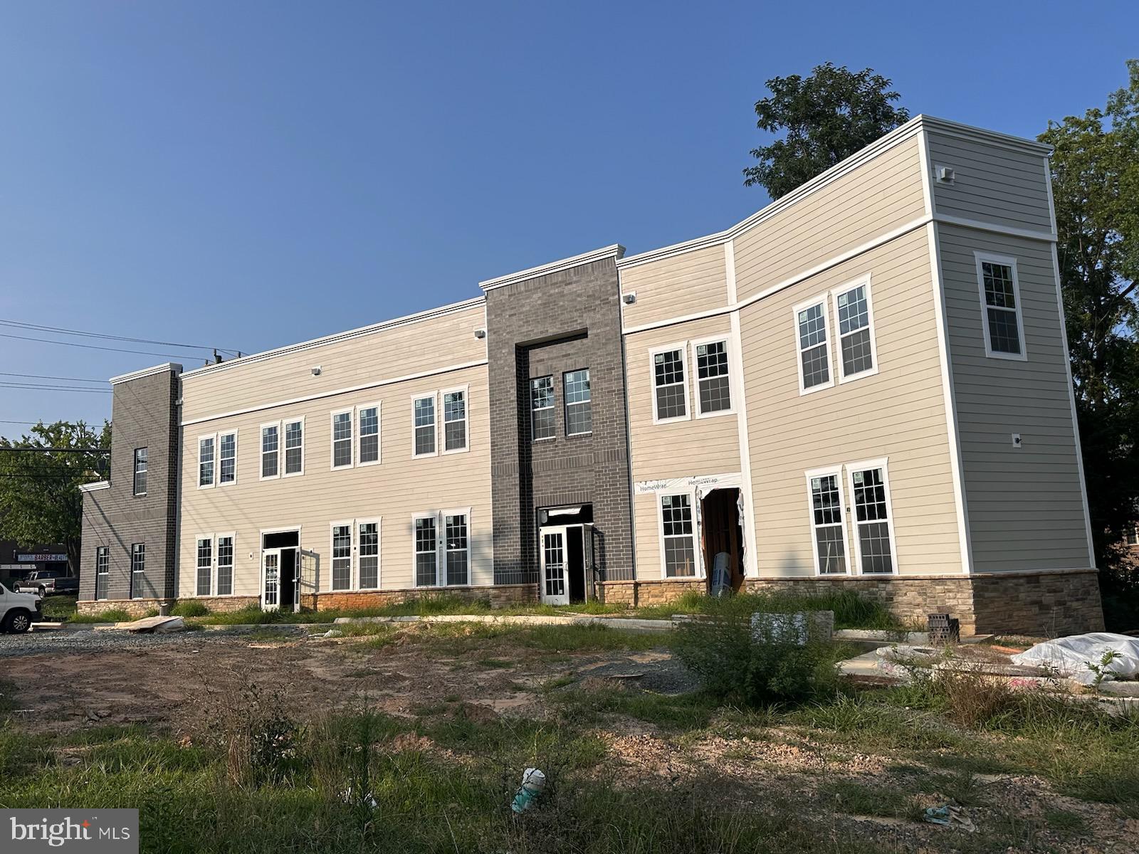 3903 BLENHEIM BOULEVARD