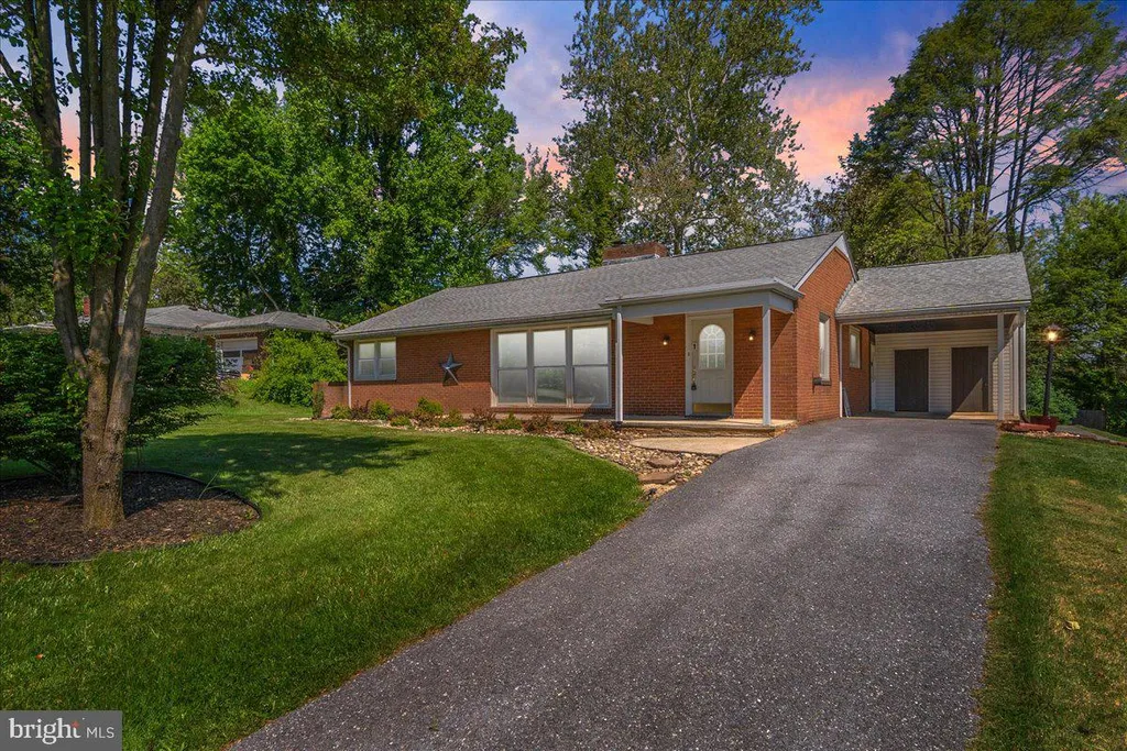 13318 Fairgreen Circle, Hagerstown, MD 21742