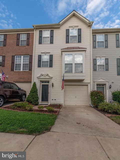 Photo of 1527 Grosbeak Court, WOODBRIDGE, VA 22191 (MLS # VAPW2131786)