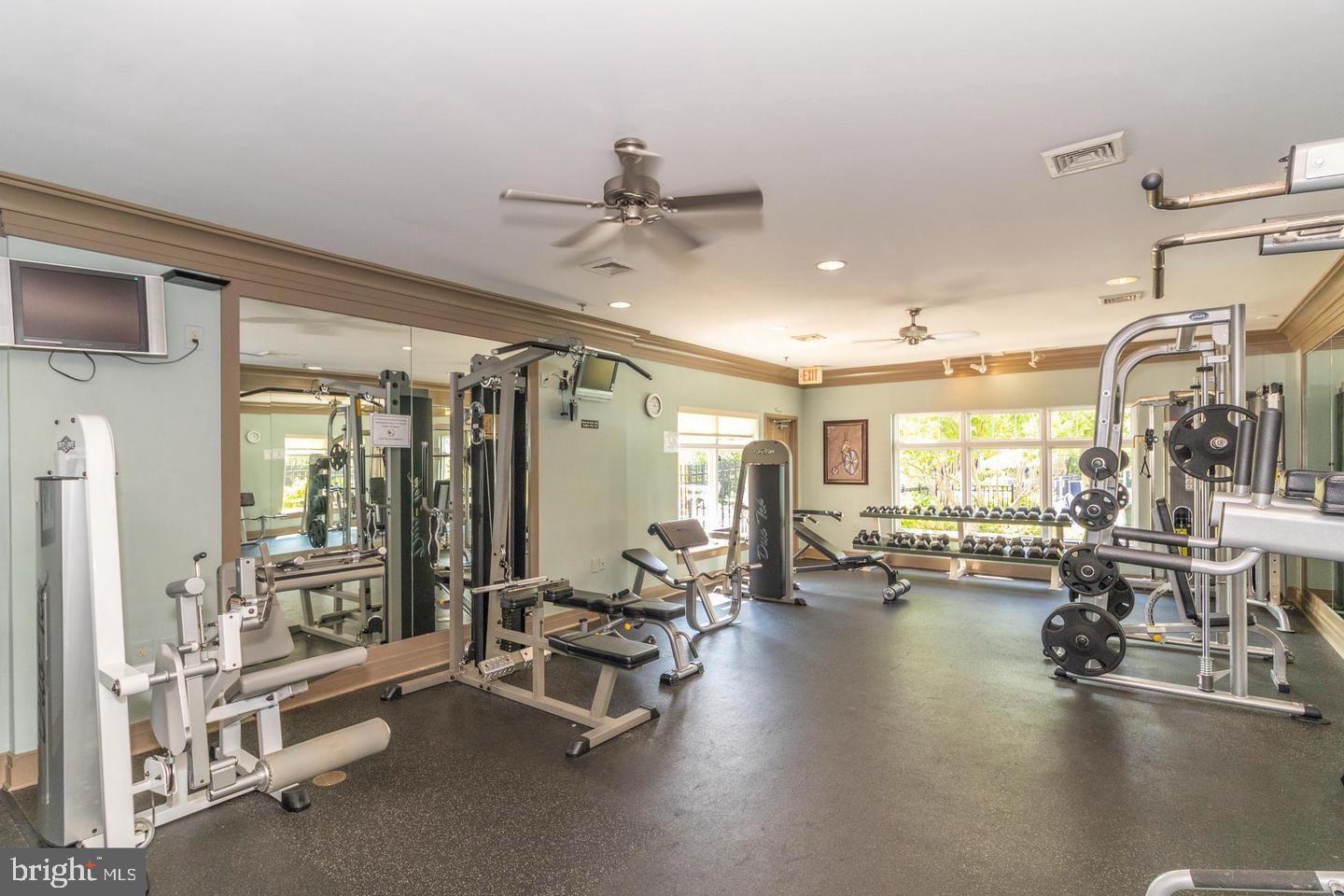 1527 GROSBEAK COURT