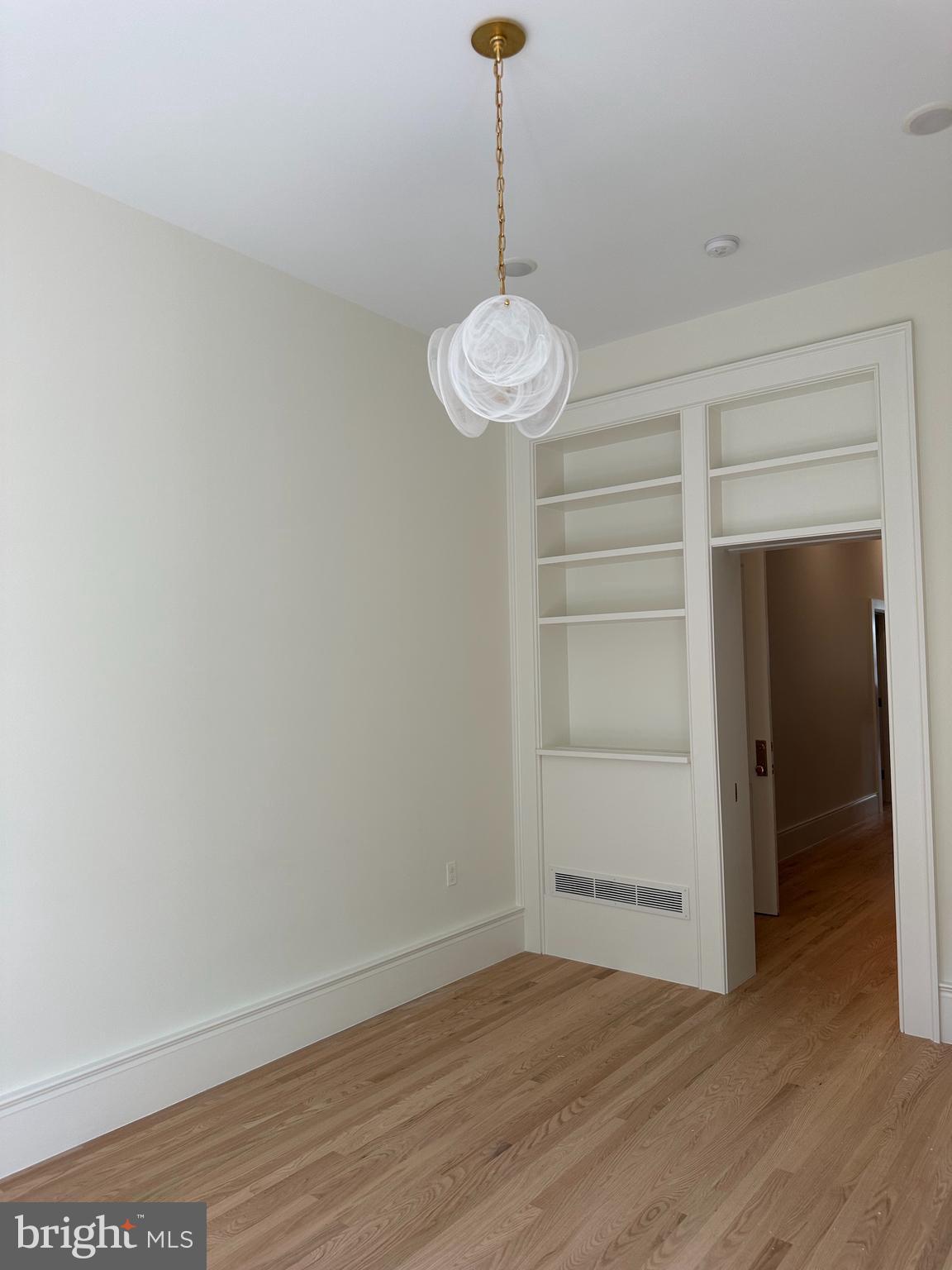 MOUNT VERNON PLACE HISTORIC DISTRICT - Residential Lease