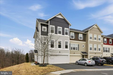 Townhouse For Sale - 151 Brasstown Loop<br/> Frederick County, STEPHENSON, VA 22656