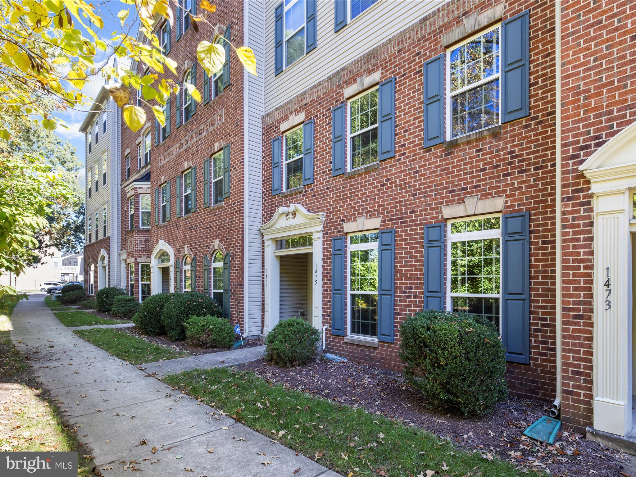 1475 BRADEN LOOP