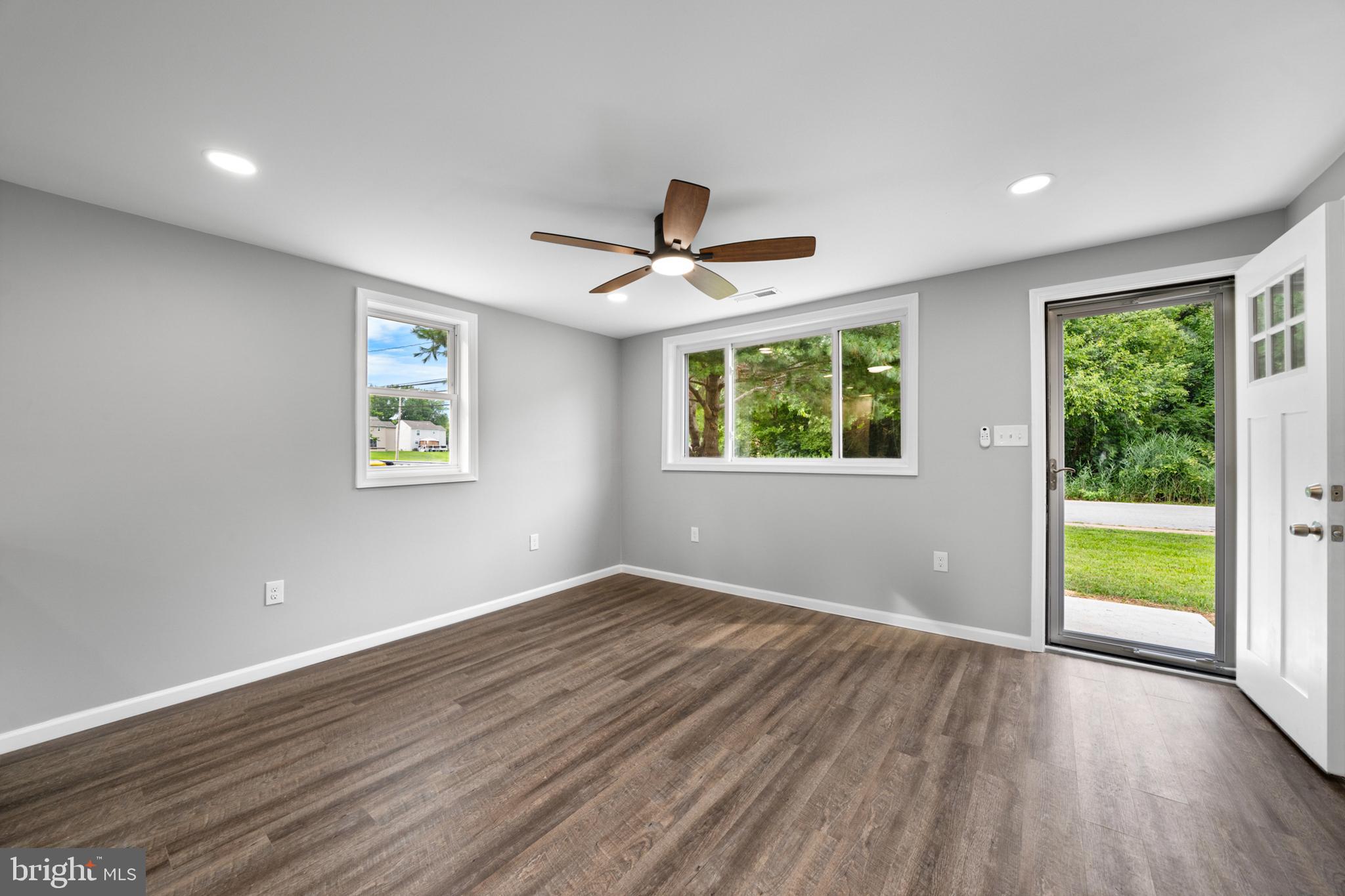 38 BUTTONWOOD AVENUE