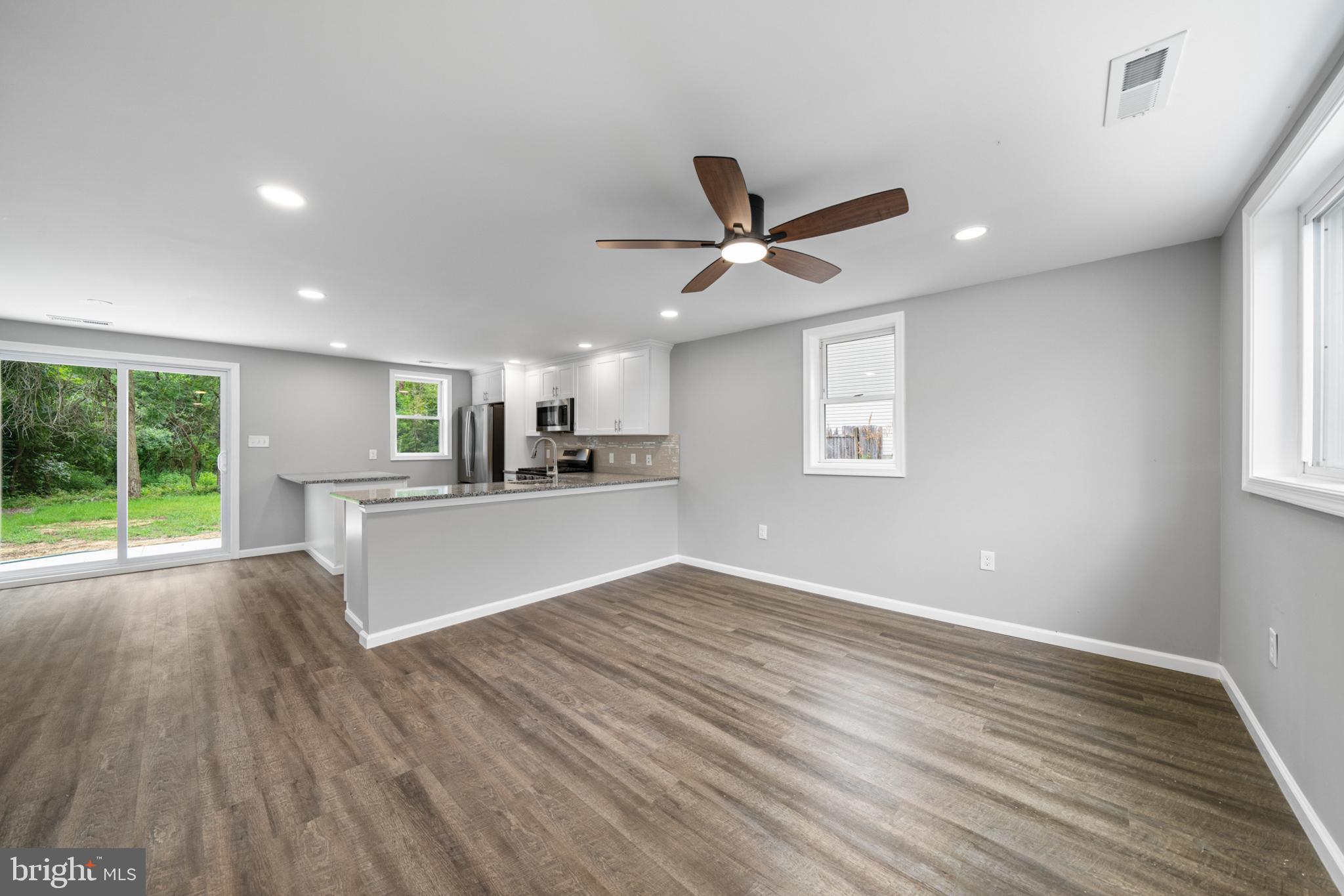 38 BUTTONWOOD AVENUE