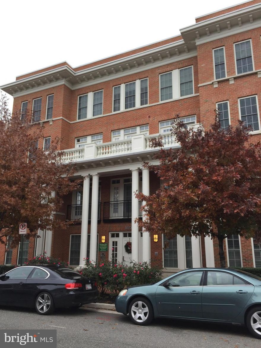 Available Now. Top Floor luxury condo at convenient Abingdon Row.  Two spacious bedrooms & two full baths. Tall ceilings, natural light, wood floors and neutral carpet, well equipped kitchen, ample closets, washer/dryer in unit and garage parking for 2 cars! Pets considered case by case, with additional deposit and addendum. No smoking. Certified Funds Due at Lease signing.