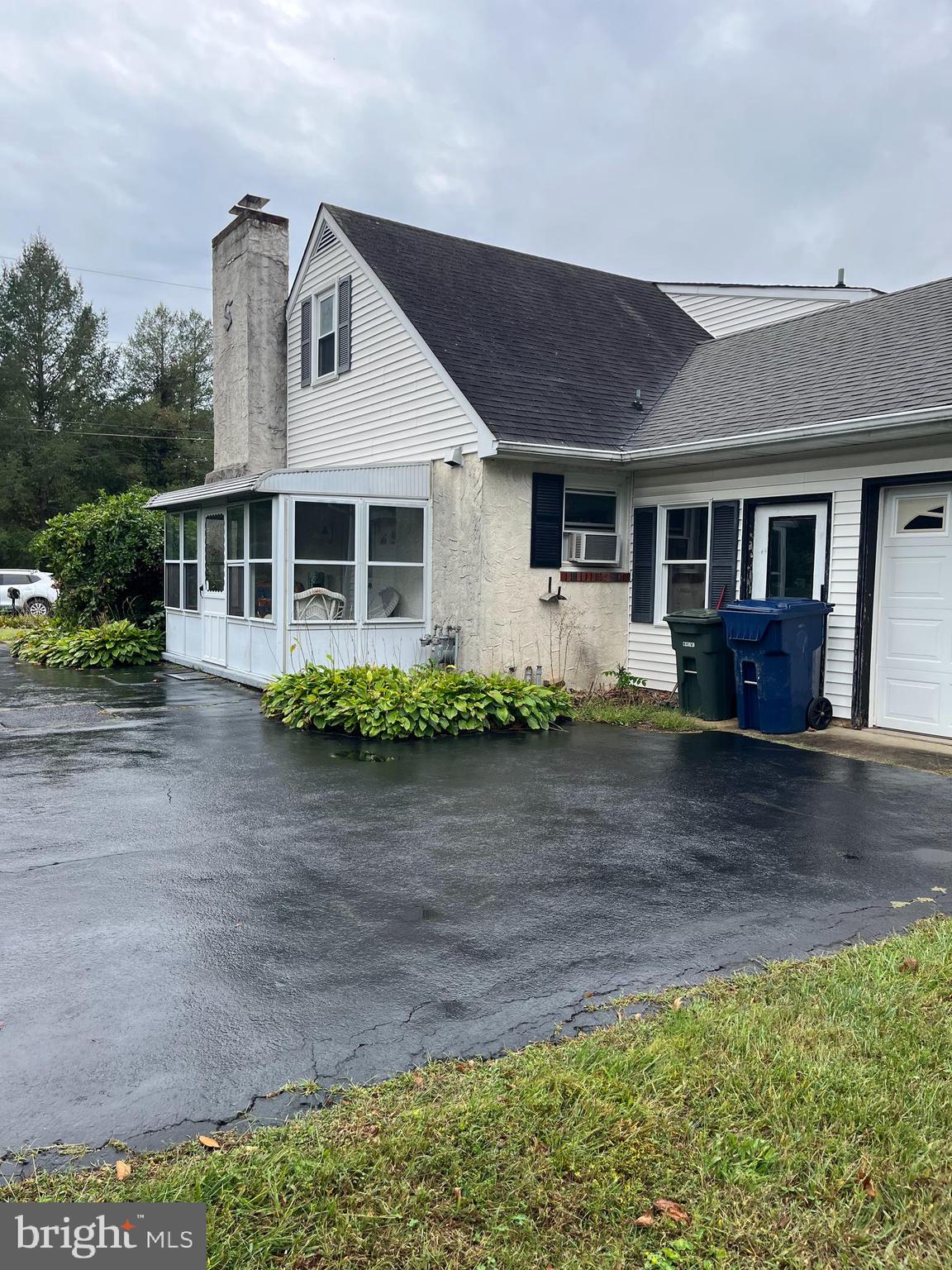 23 GENOVA AVENUE