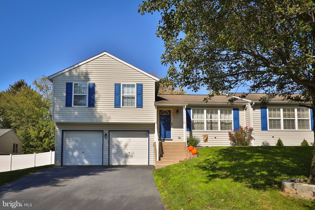 Photo of 112 Birch Street, Denver, PA 17517 (MLS # PALA2042310)