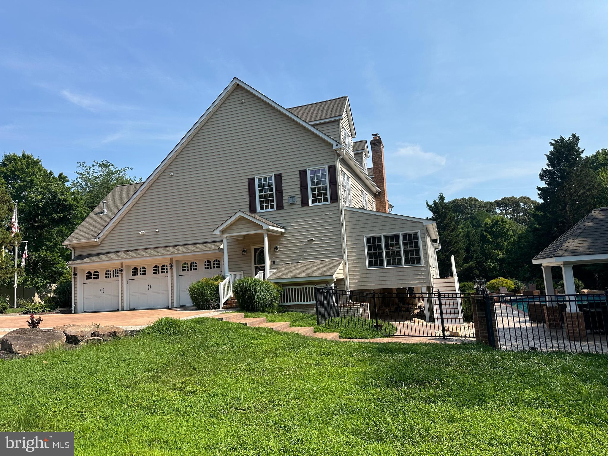11 WALTERS WAY
