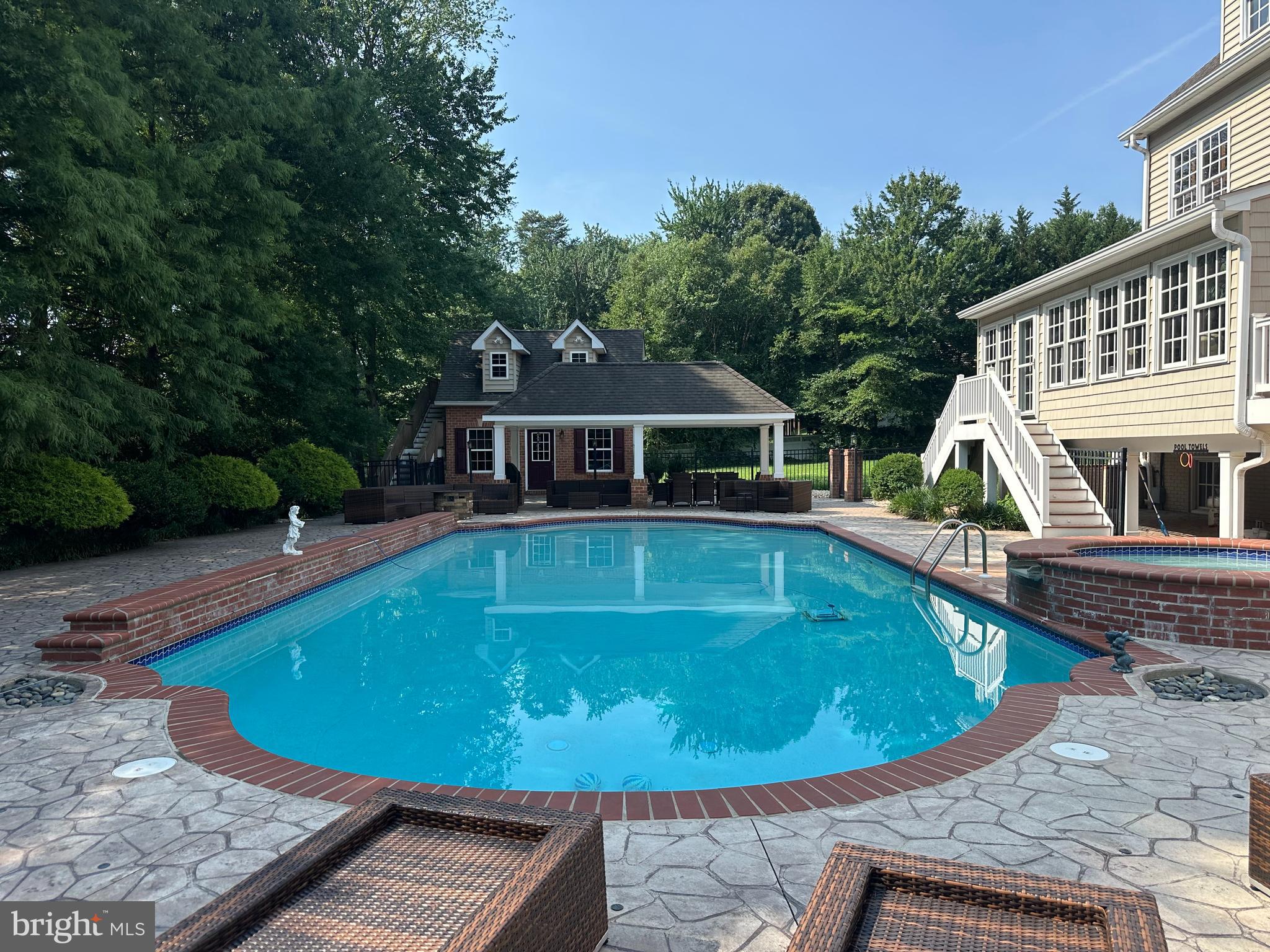 11 WALTERS WAY