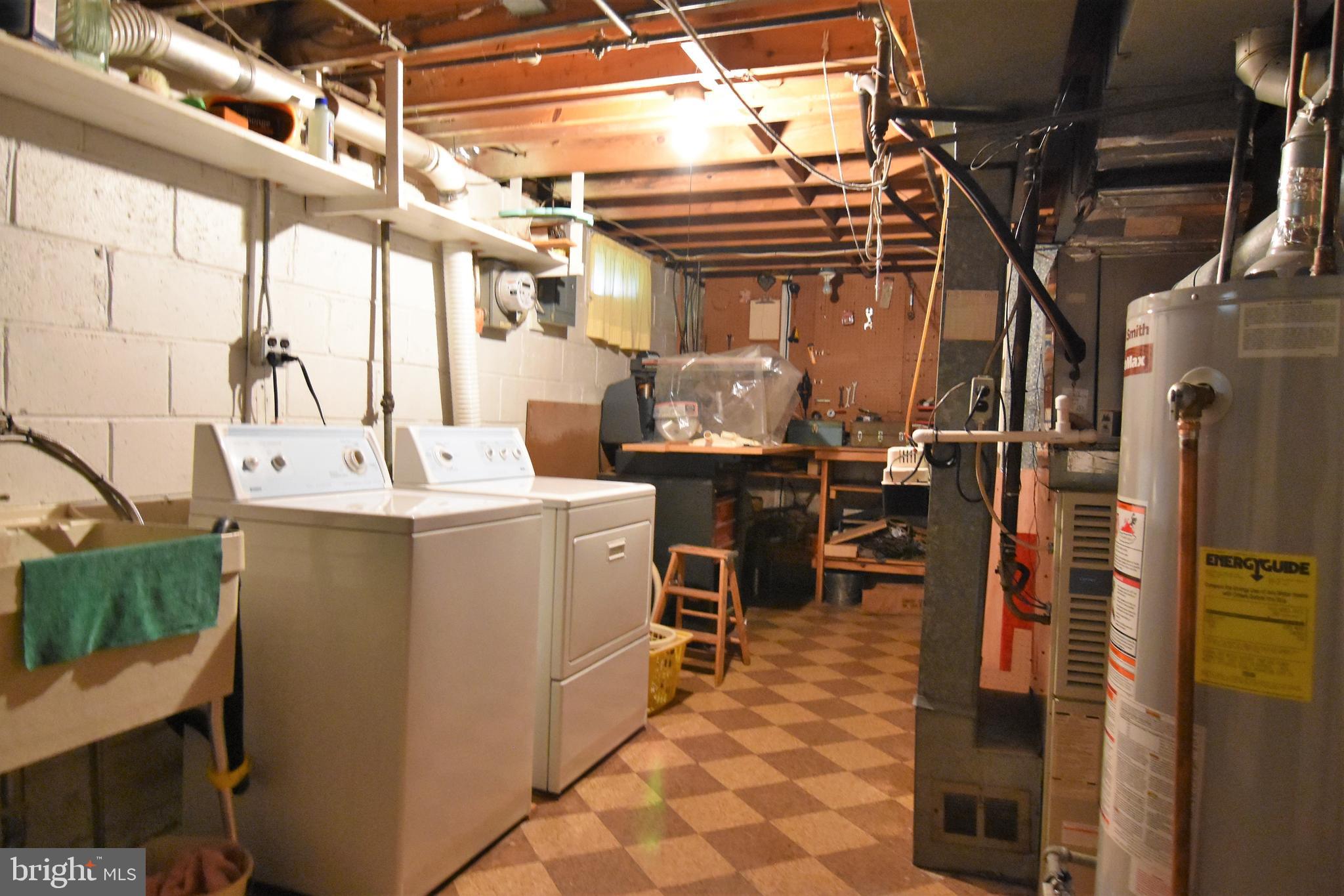 CRESTWOOD - Residential