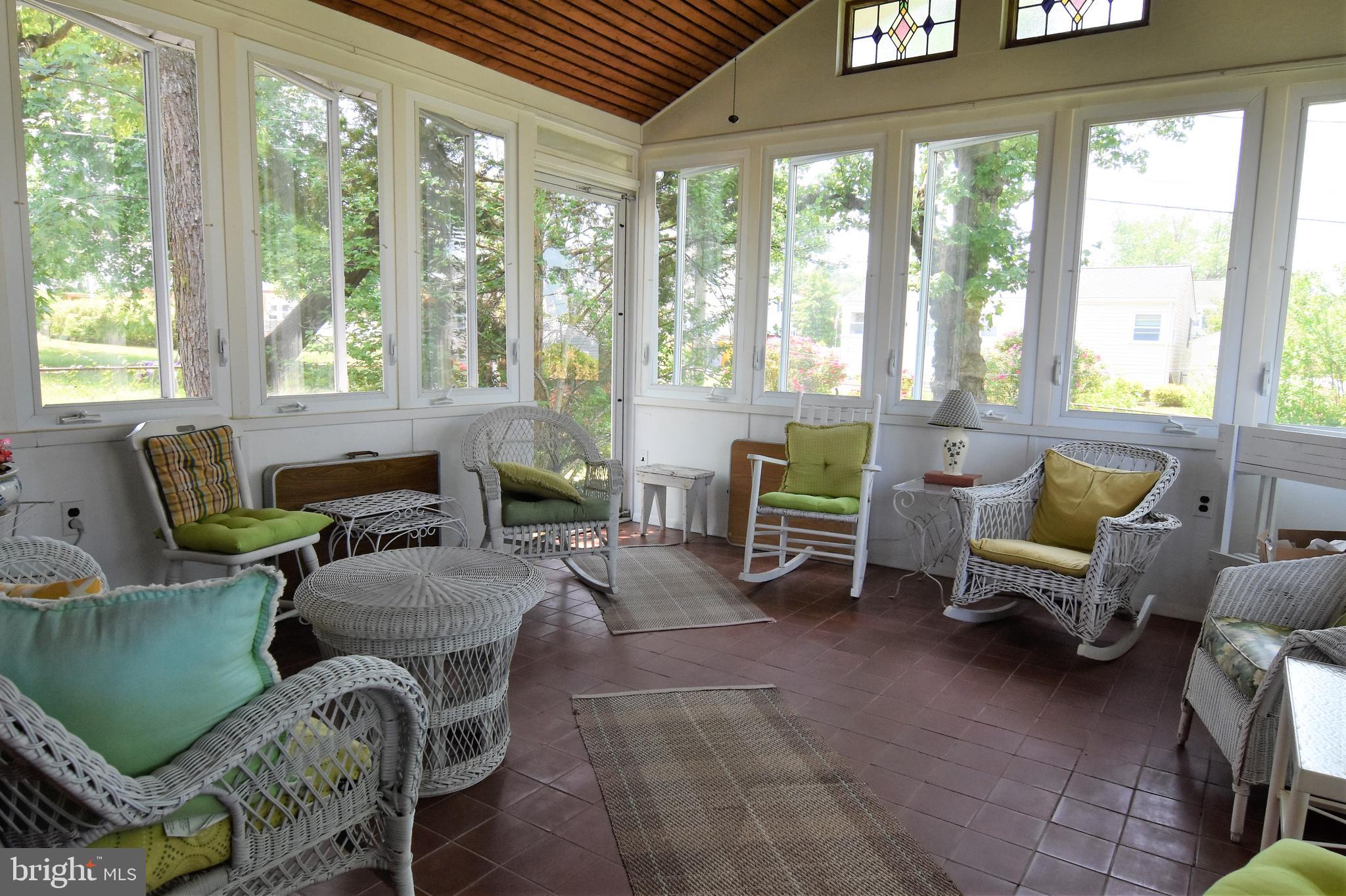 CRESTWOOD - Residential