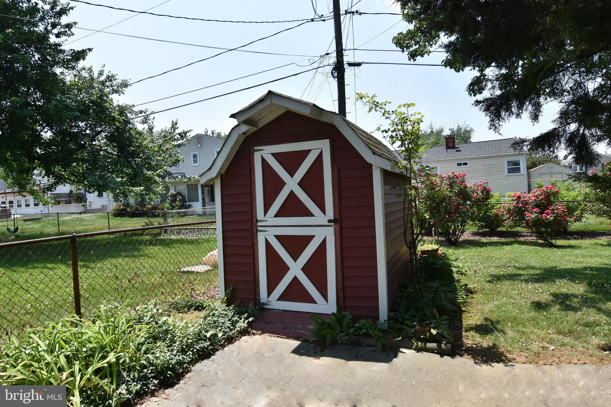 CRESTWOOD - Residential