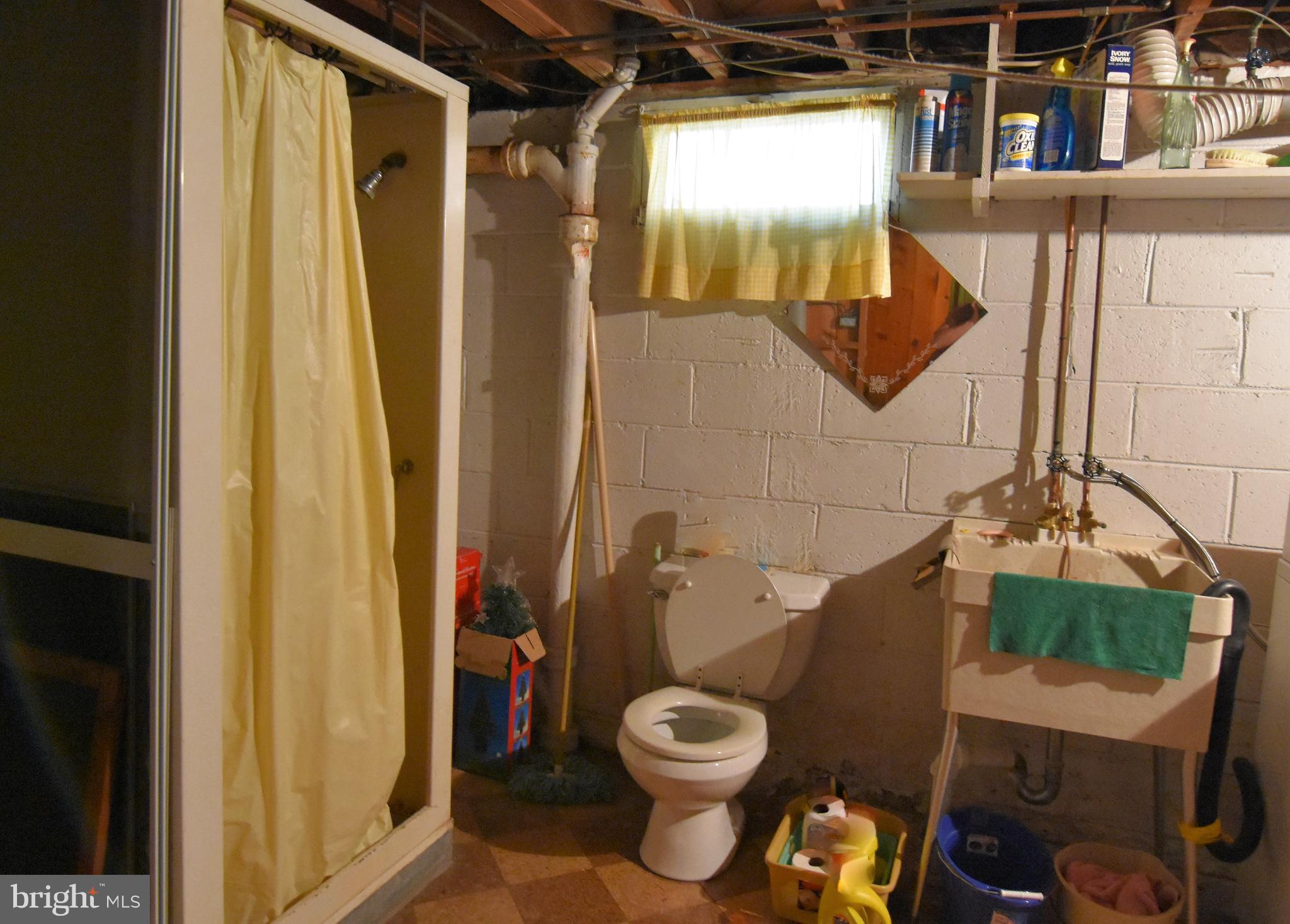 CRESTWOOD - Residential