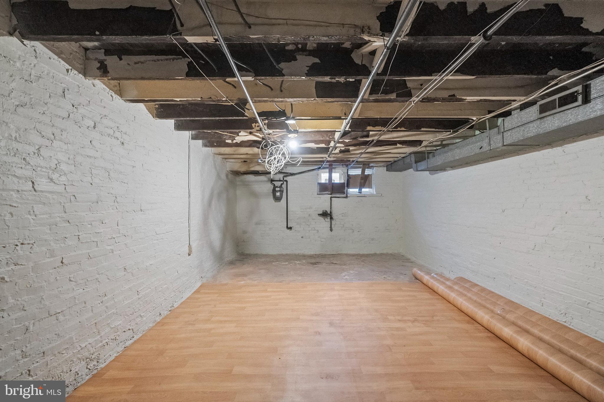 WASHINGTON VILLAGE - Residential