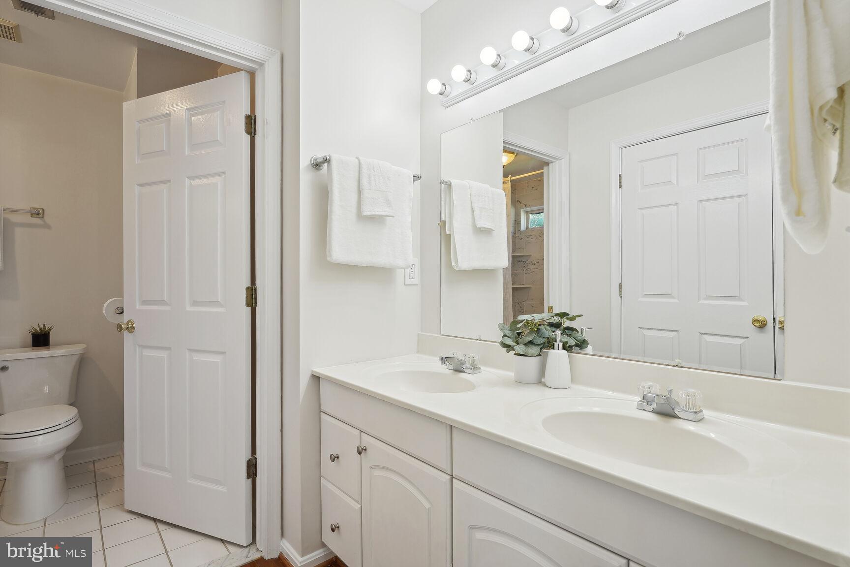 GLENMONT HILLS - Residential