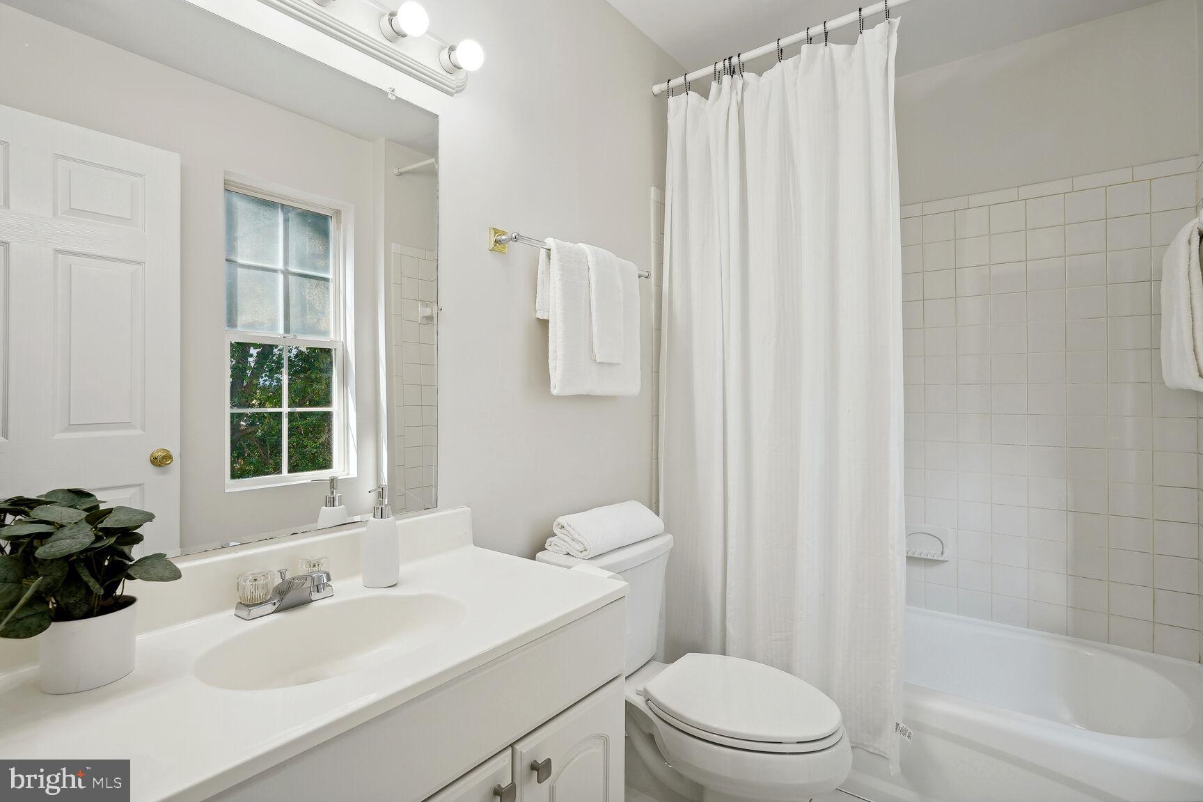 GLENMONT HILLS - Residential