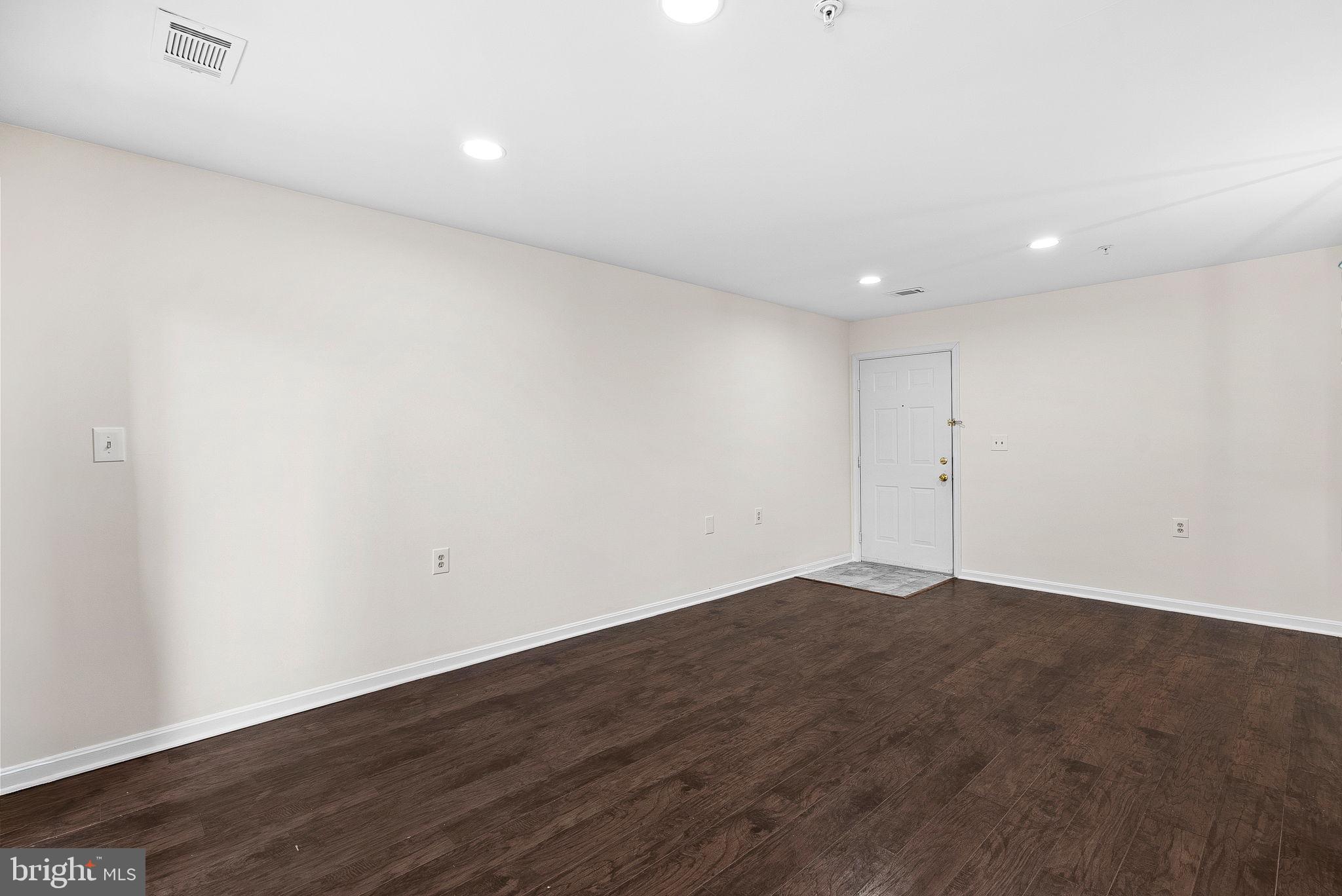 LEESBURG GATEWAY II - Residential Lease