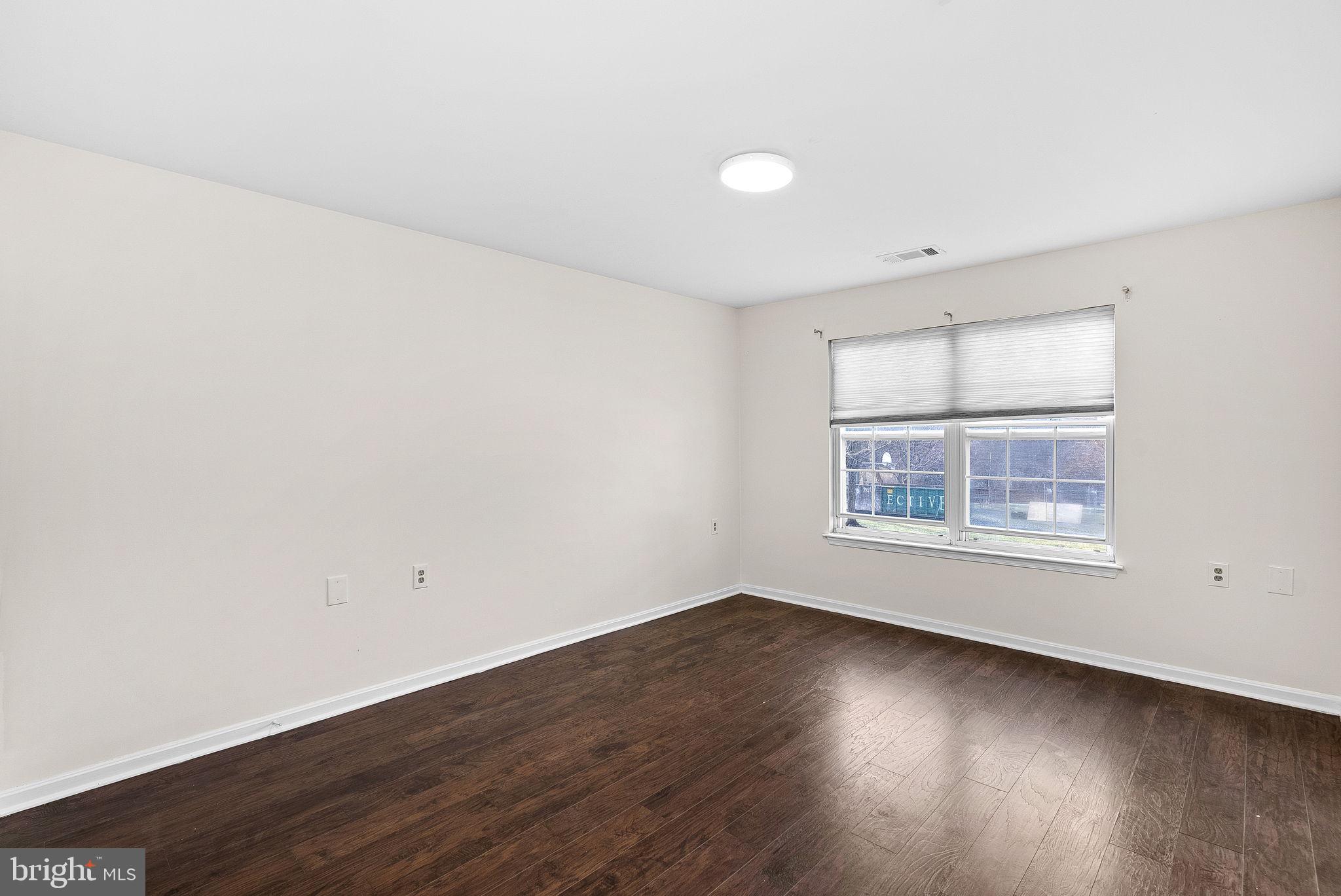 LEESBURG GATEWAY II - Residential Lease