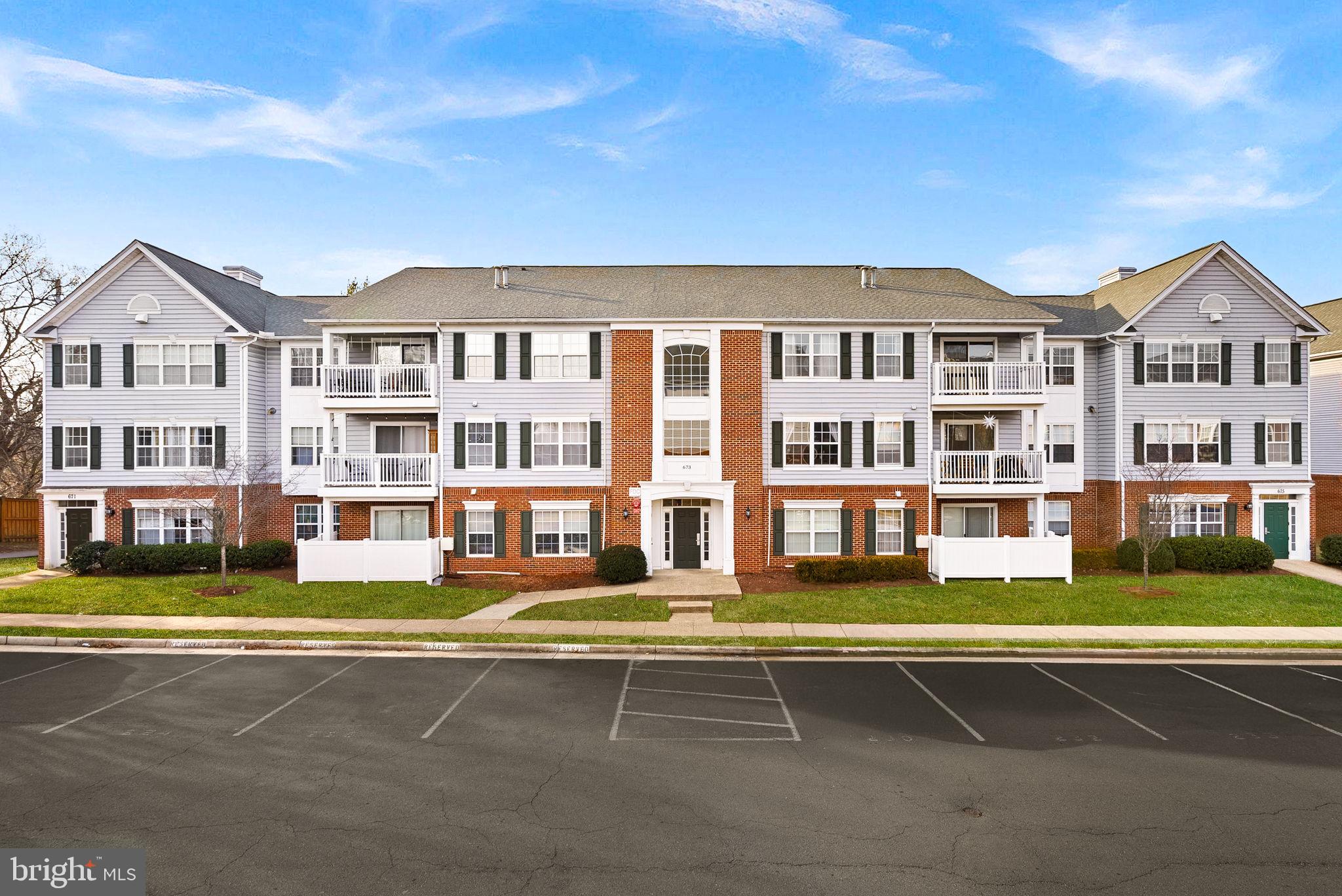 LEESBURG GATEWAY II - Residential Lease