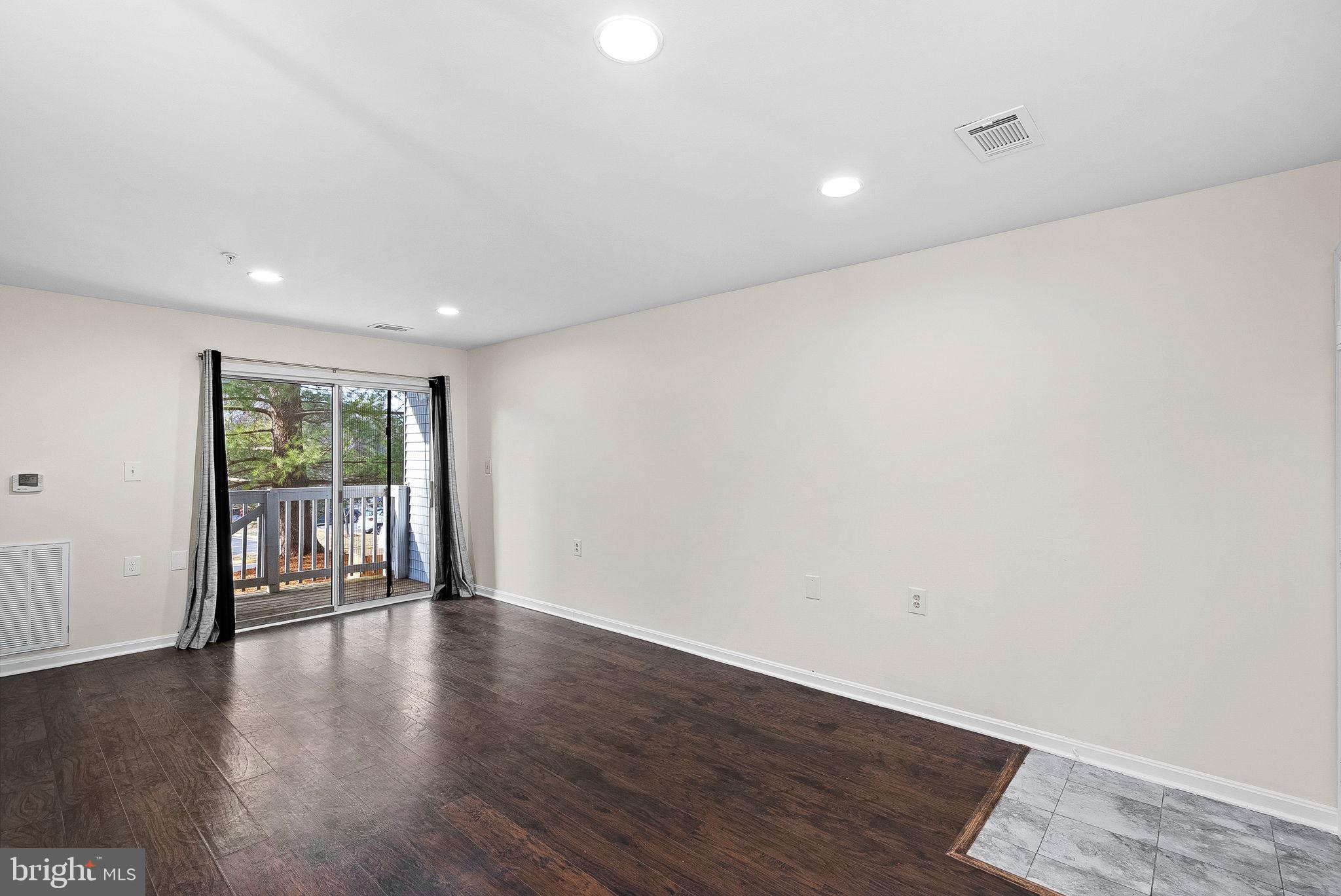 LEESBURG GATEWAY II - Residential Lease