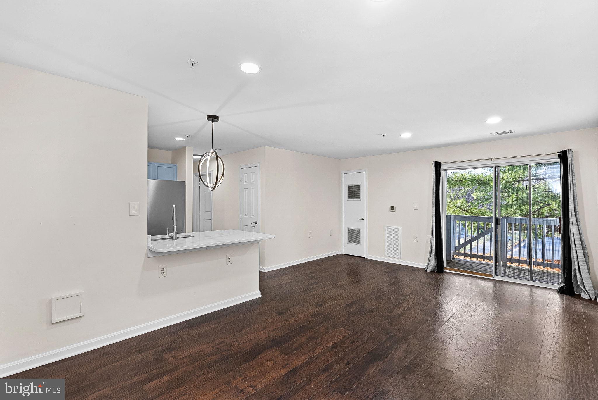 LEESBURG GATEWAY II - Residential Lease