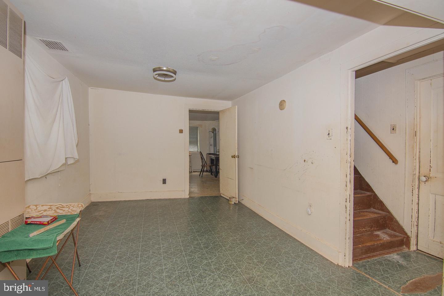 ROYAL OAK - Residential