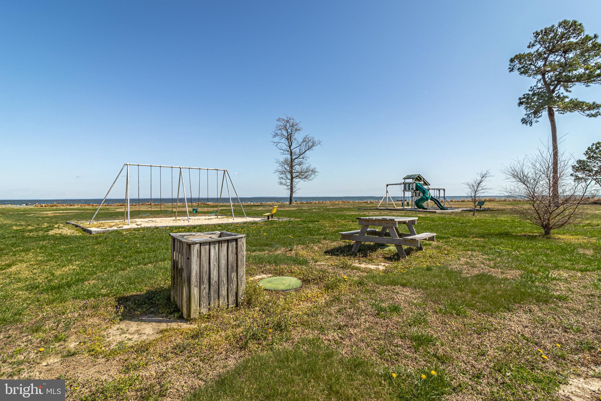 BAY QUARTER SHORES - Land