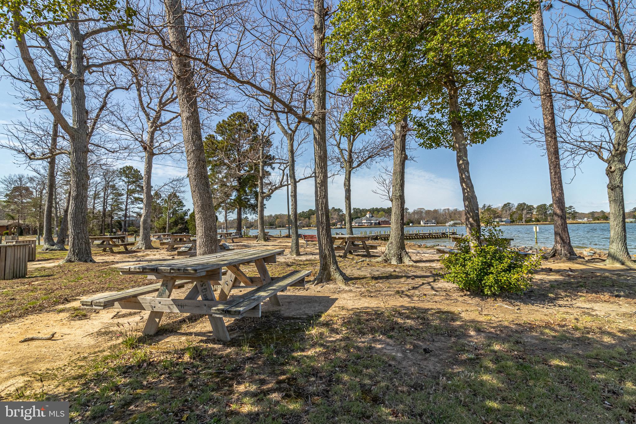 BAY QUARTER SHORES - Land