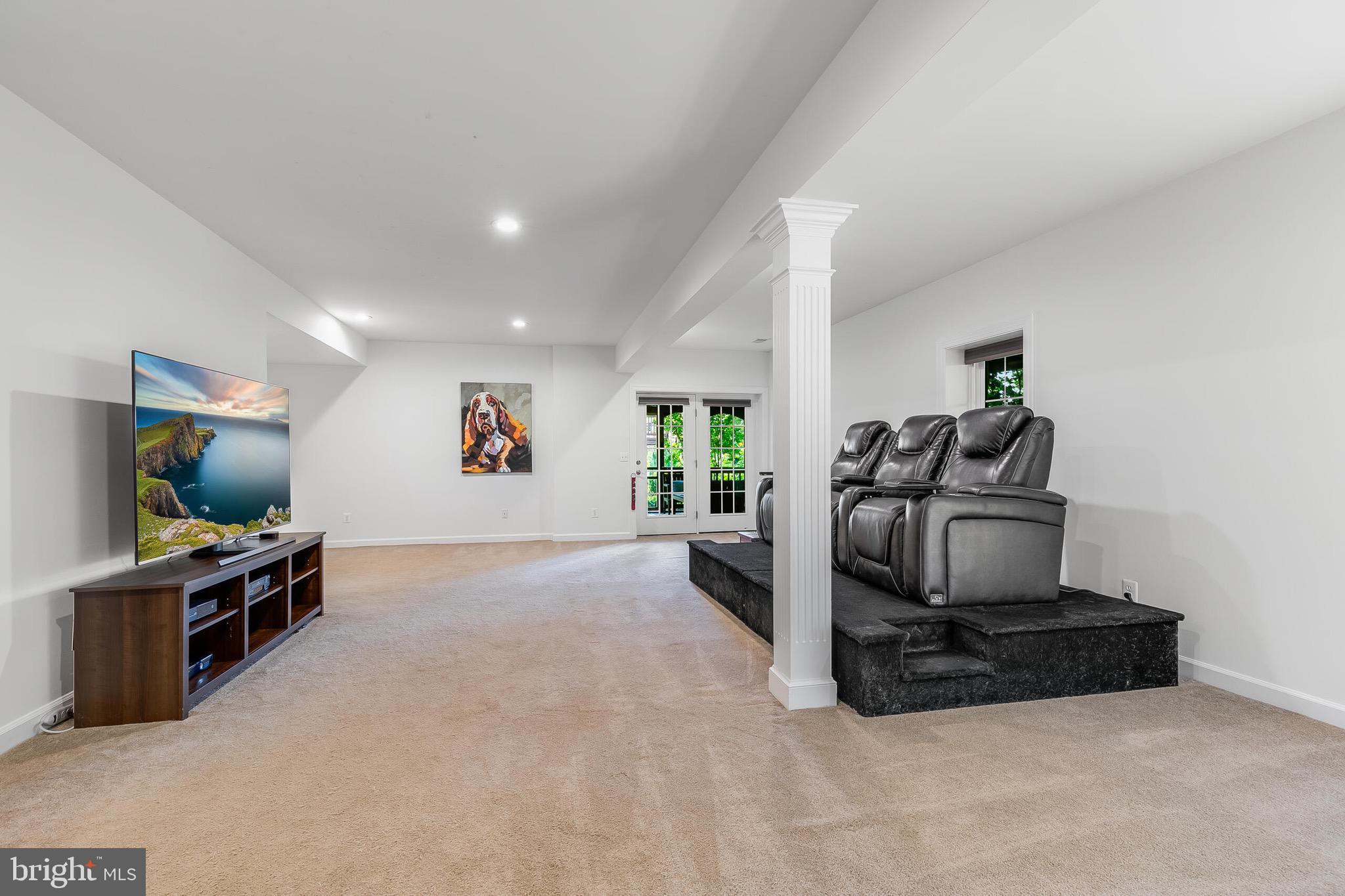 SIGNATURE AT BROADLANDS - Residential