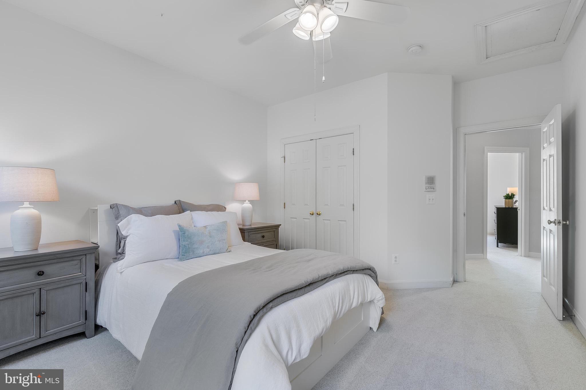 SIGNATURE AT BROADLANDS - Residential