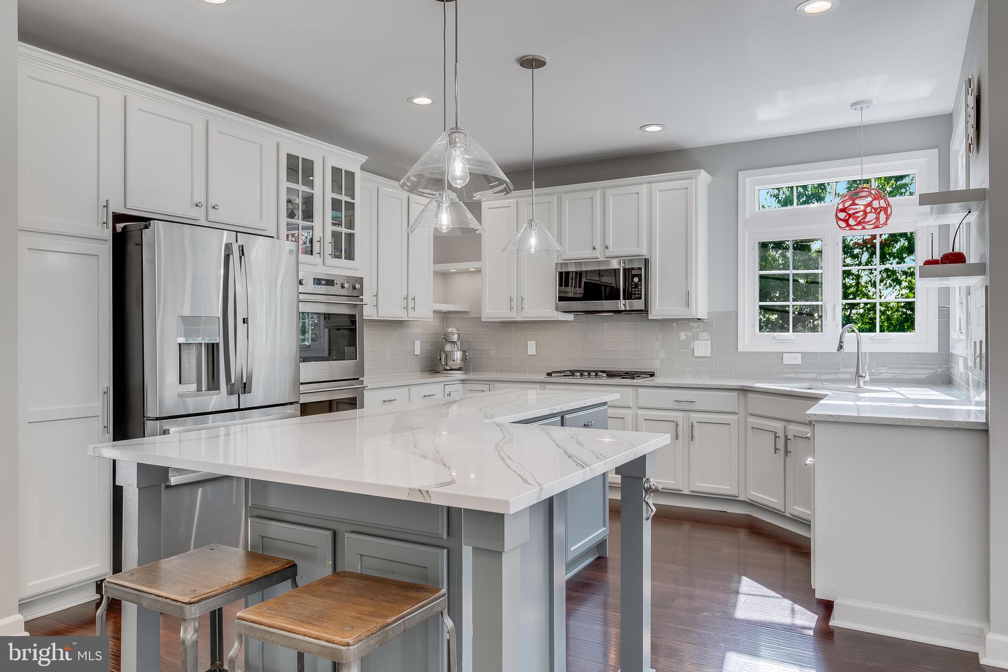 SIGNATURE AT BROADLANDS - Residential