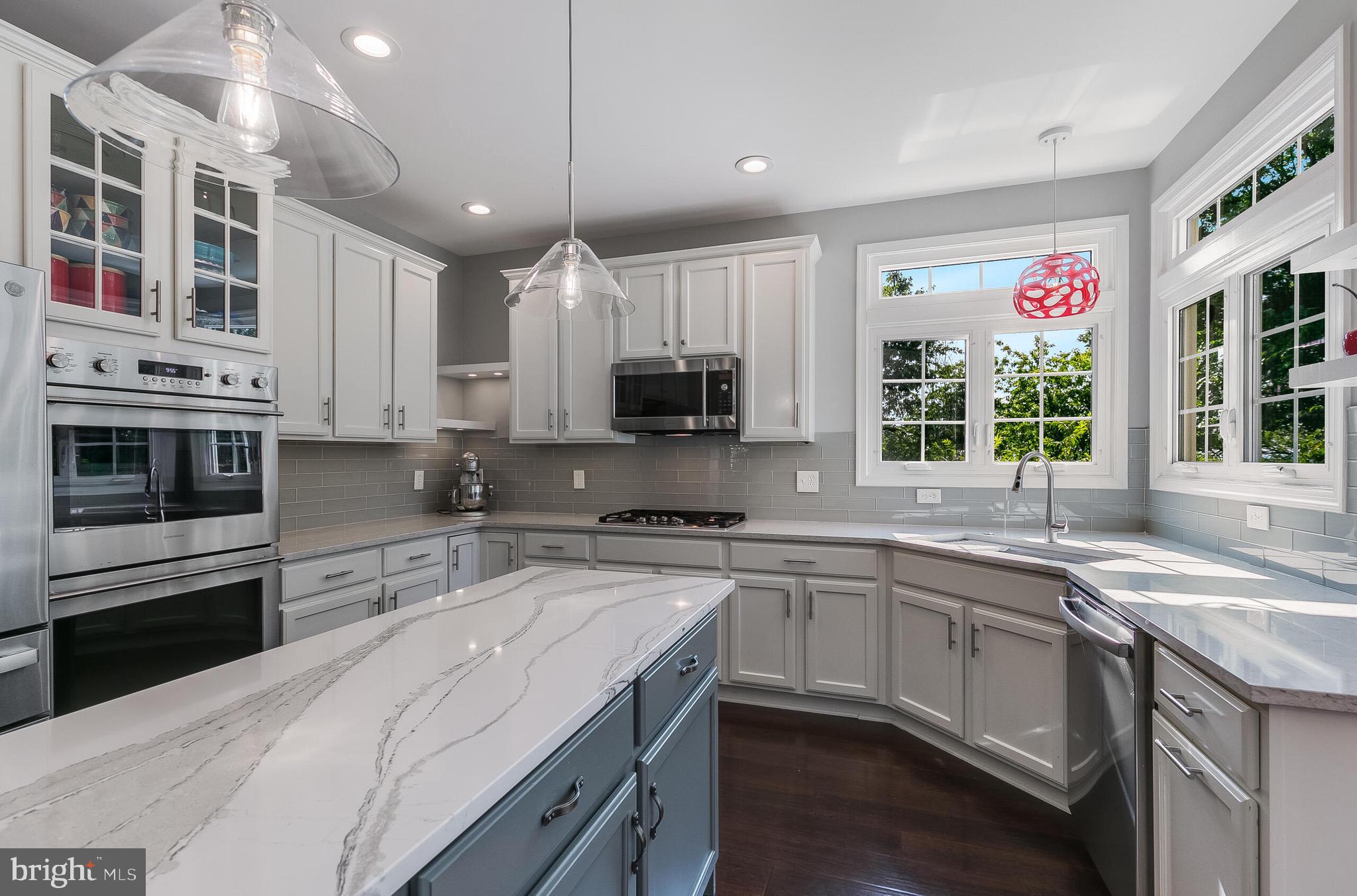 SIGNATURE AT BROADLANDS - Residential