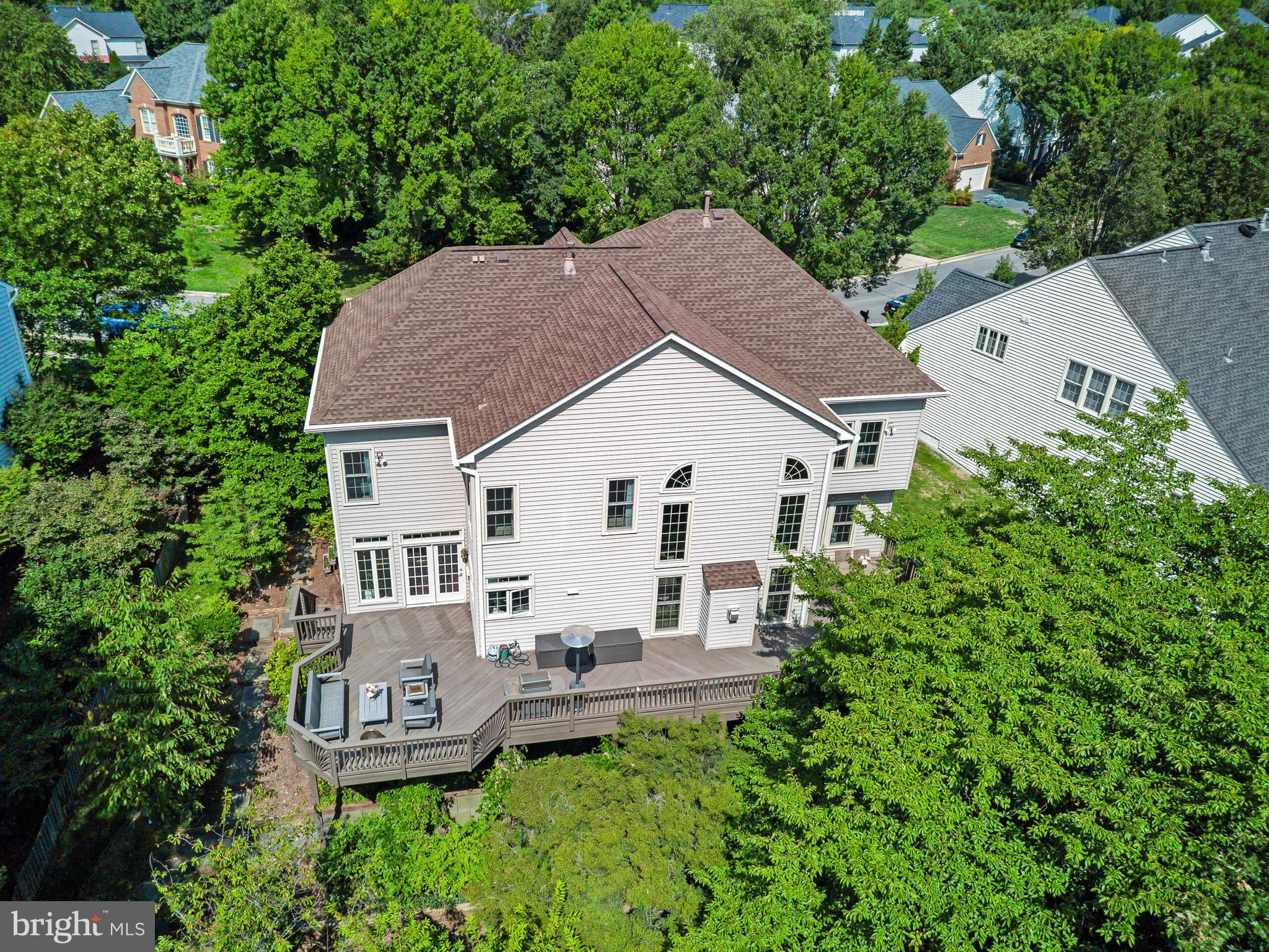 SIGNATURE AT BROADLANDS - Residential