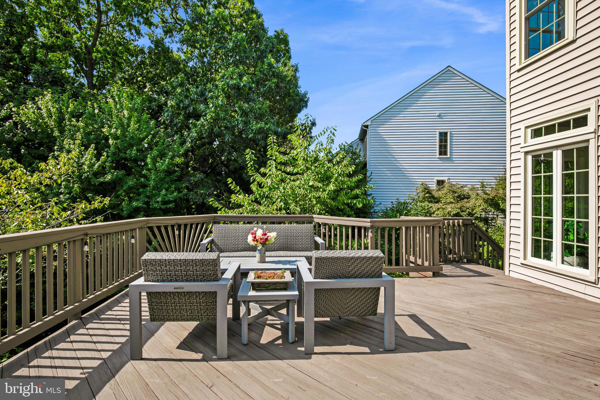 SIGNATURE AT BROADLANDS - Residential