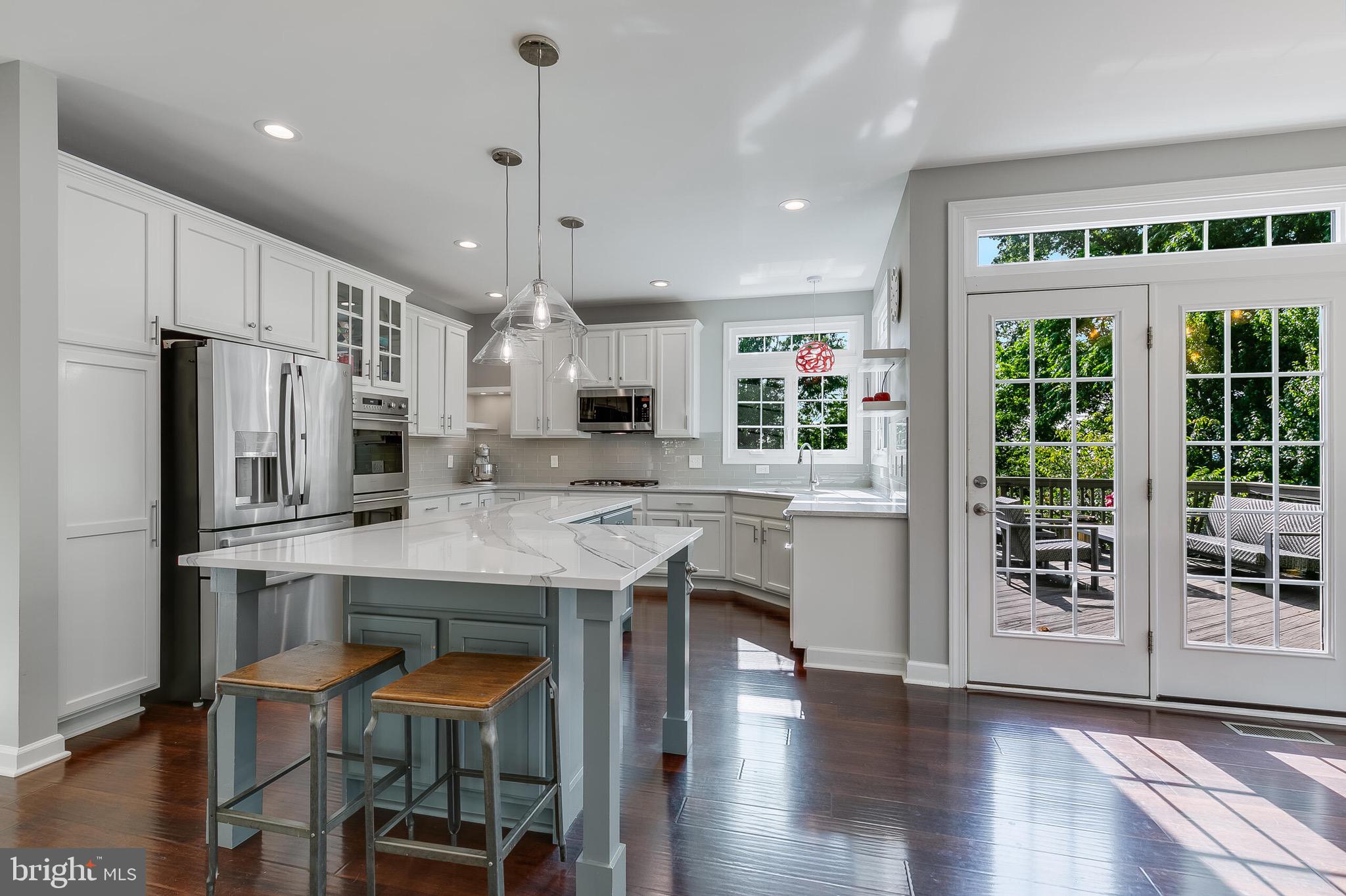 SIGNATURE AT BROADLANDS - Residential