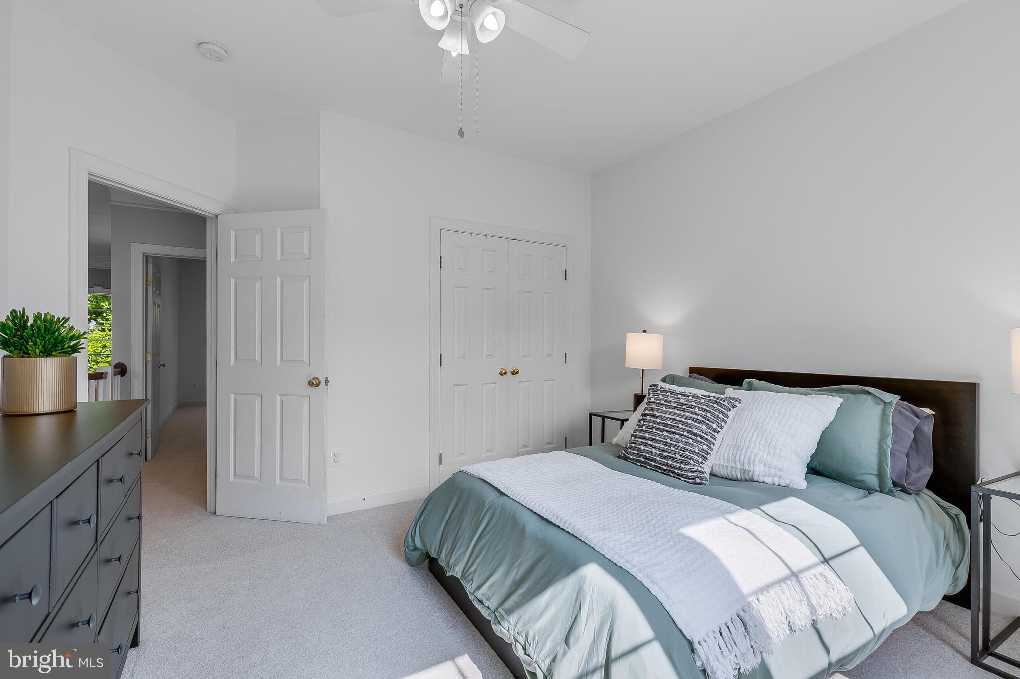 SIGNATURE AT BROADLANDS - Residential