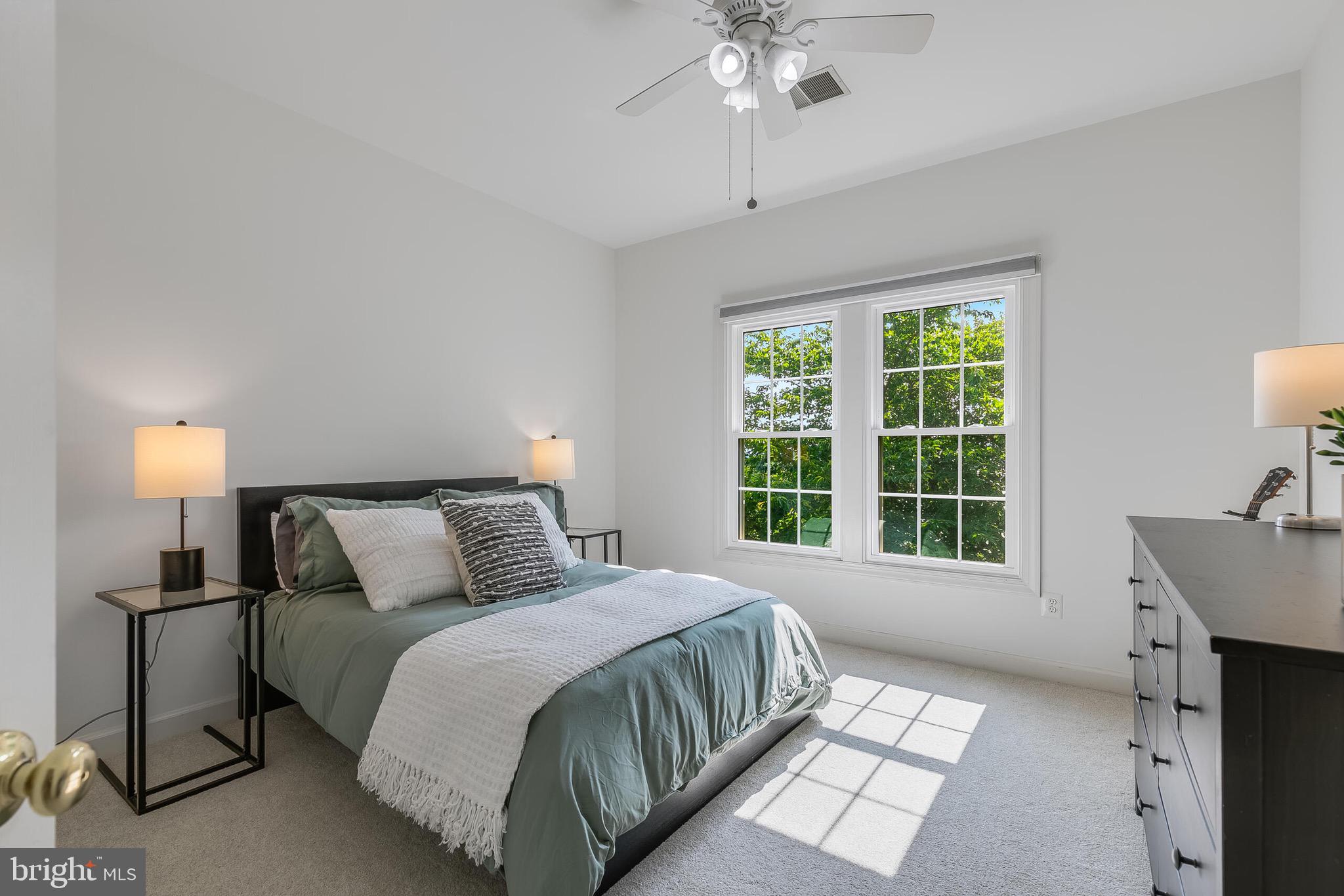 SIGNATURE AT BROADLANDS - Residential