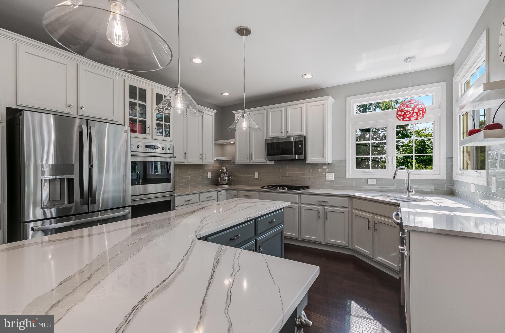 SIGNATURE AT BROADLANDS - Residential