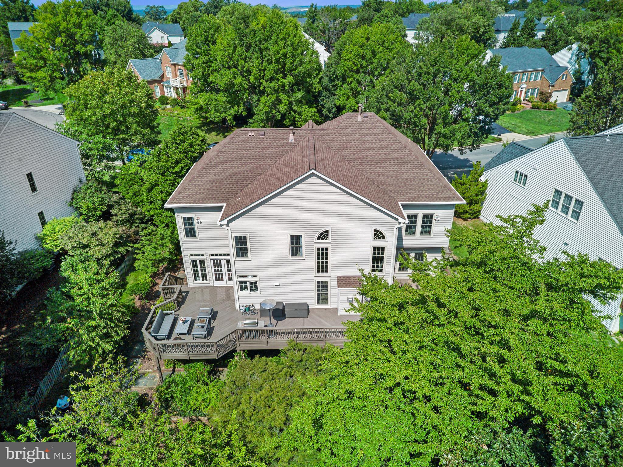 SIGNATURE AT BROADLANDS - Residential