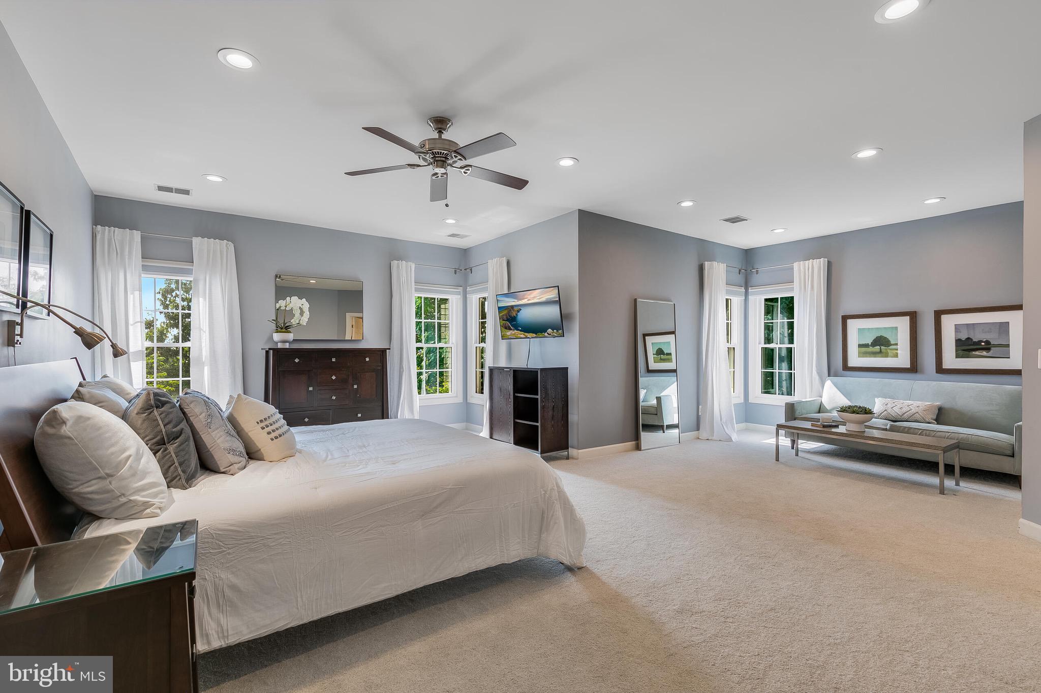 SIGNATURE AT BROADLANDS - Residential