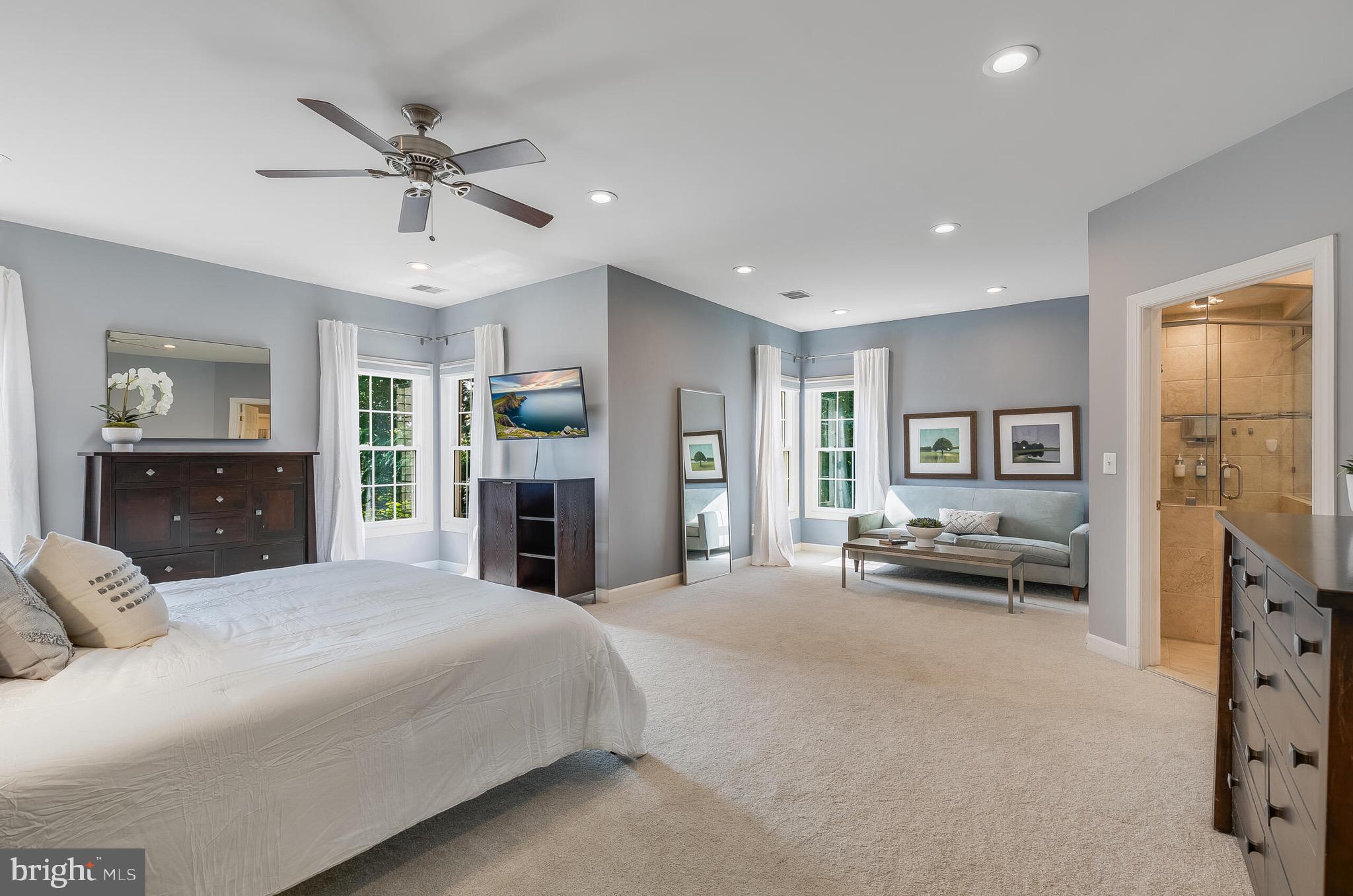 SIGNATURE AT BROADLANDS - Residential